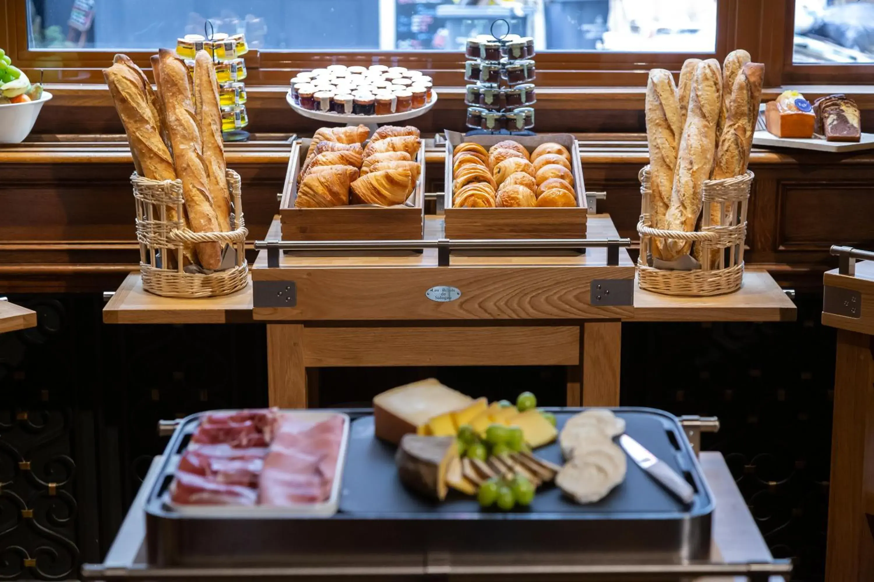 Breakfast in Hotel Etats Unis Opera Breakfast in Hotel Etats Unis Opera