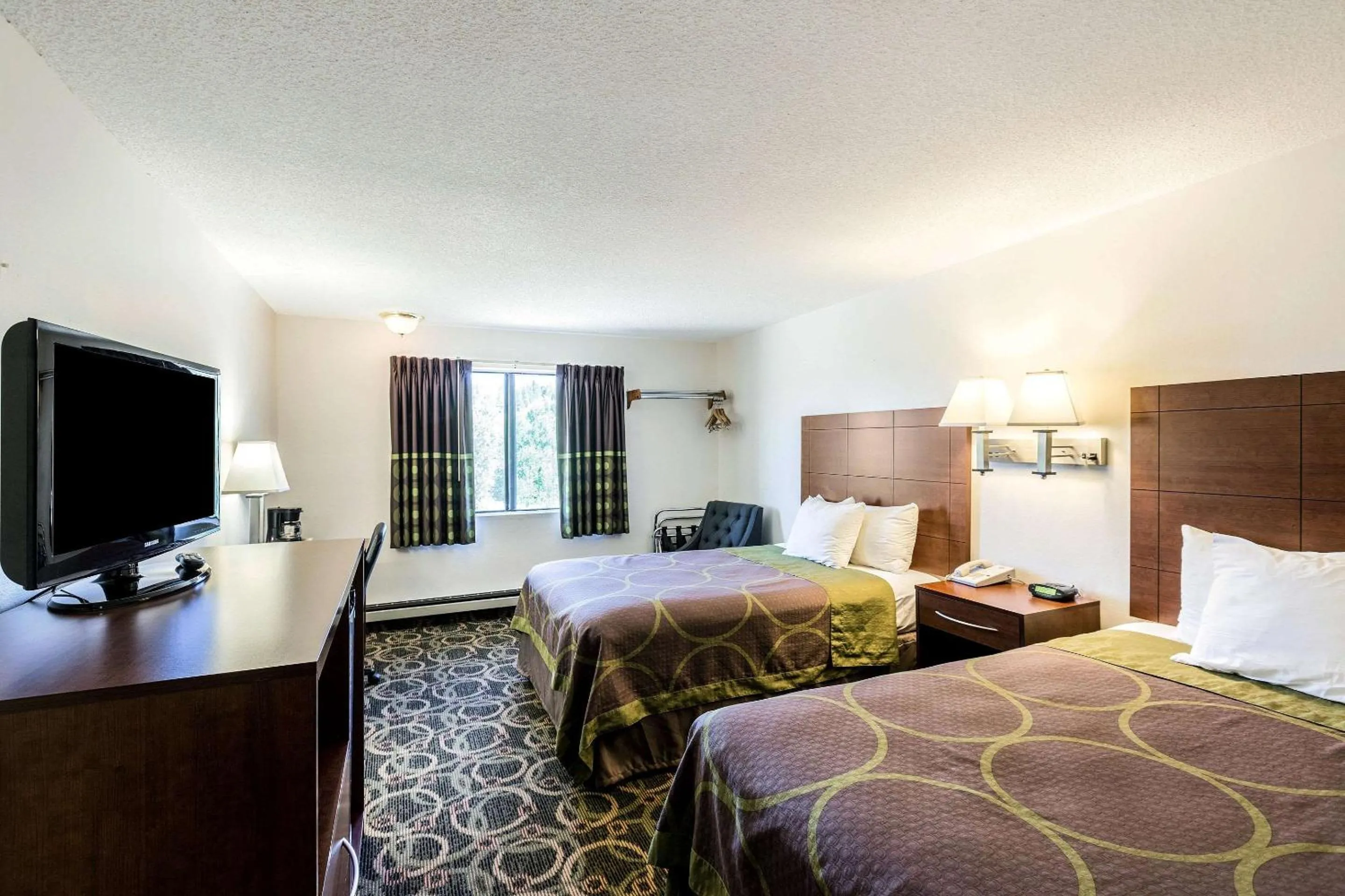 Photo of the whole room, Bed in Rodeway Inn