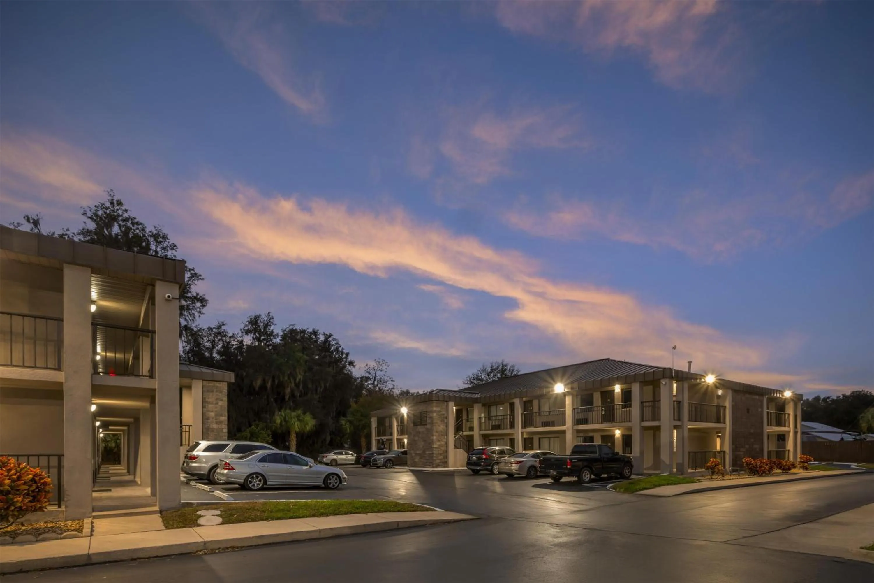 Property building in Best Western Inn Of Palatka