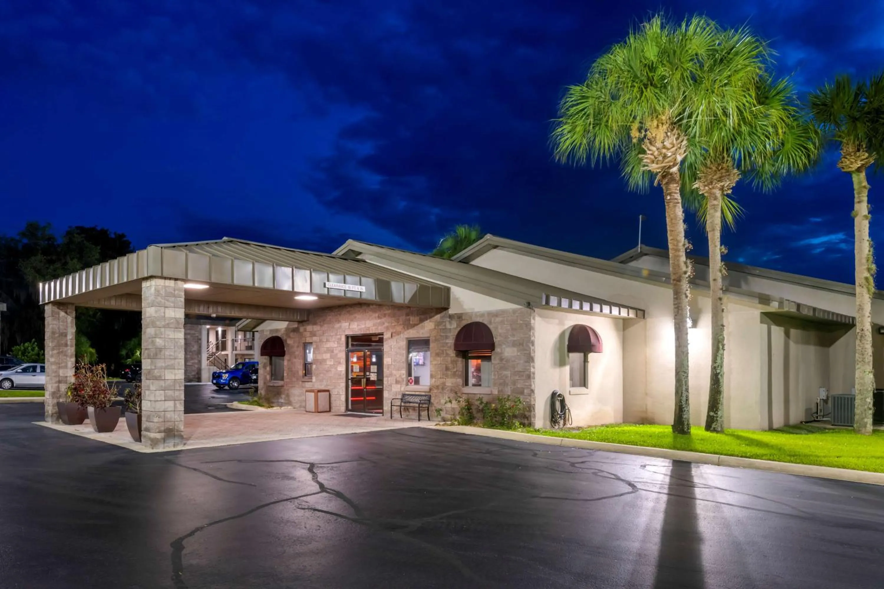 Property building in Best Western Inn Of Palatka