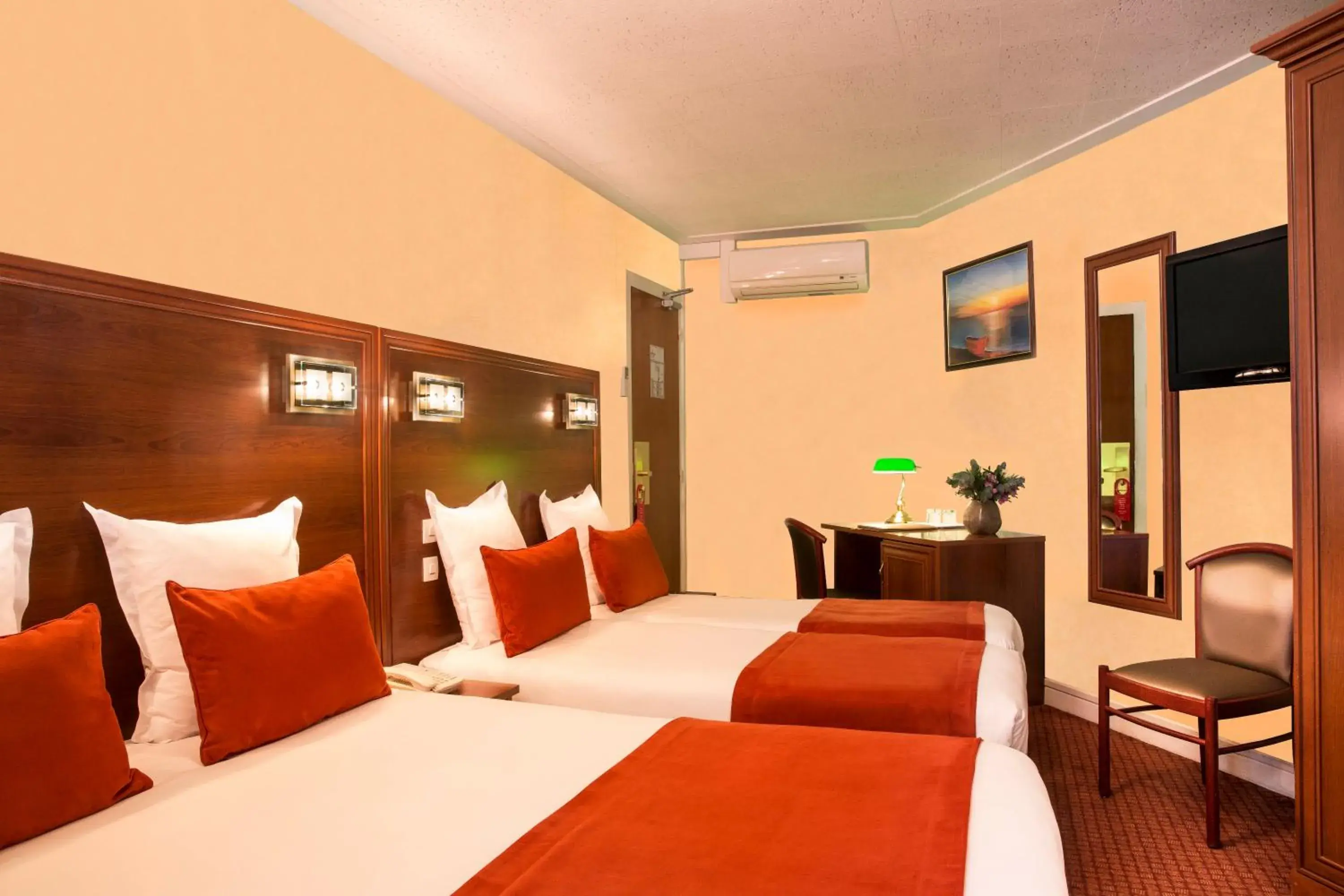 Photo of the whole room, Bed in Hotel Terminus Lyon Photo of the whole room, Bed in Hotel Terminus Lyon