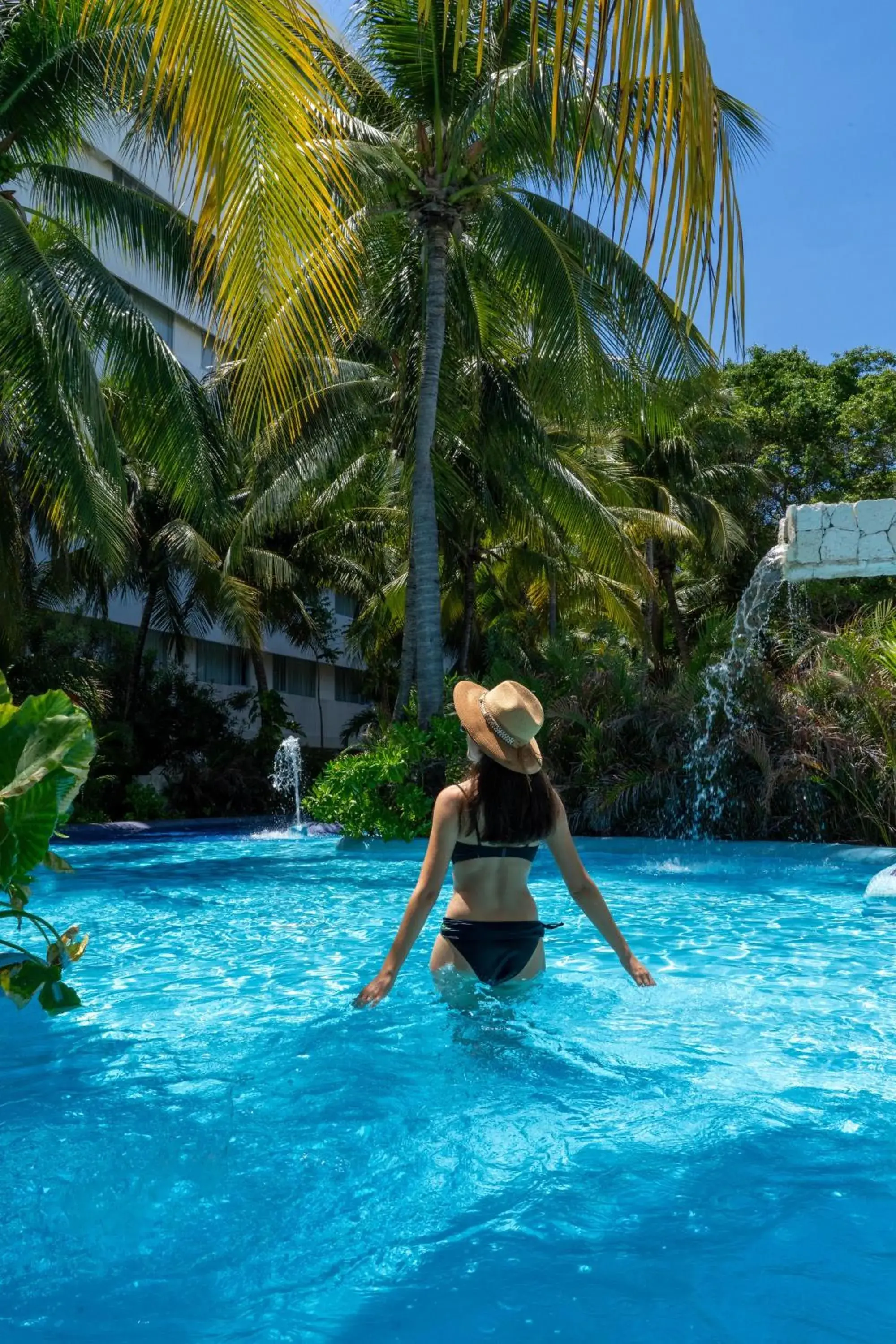 Swimming pool in The Sens Cancun by Oasis - All Inclusive Swimming pool in The Sens Cancun by Oasis - All Inclusive