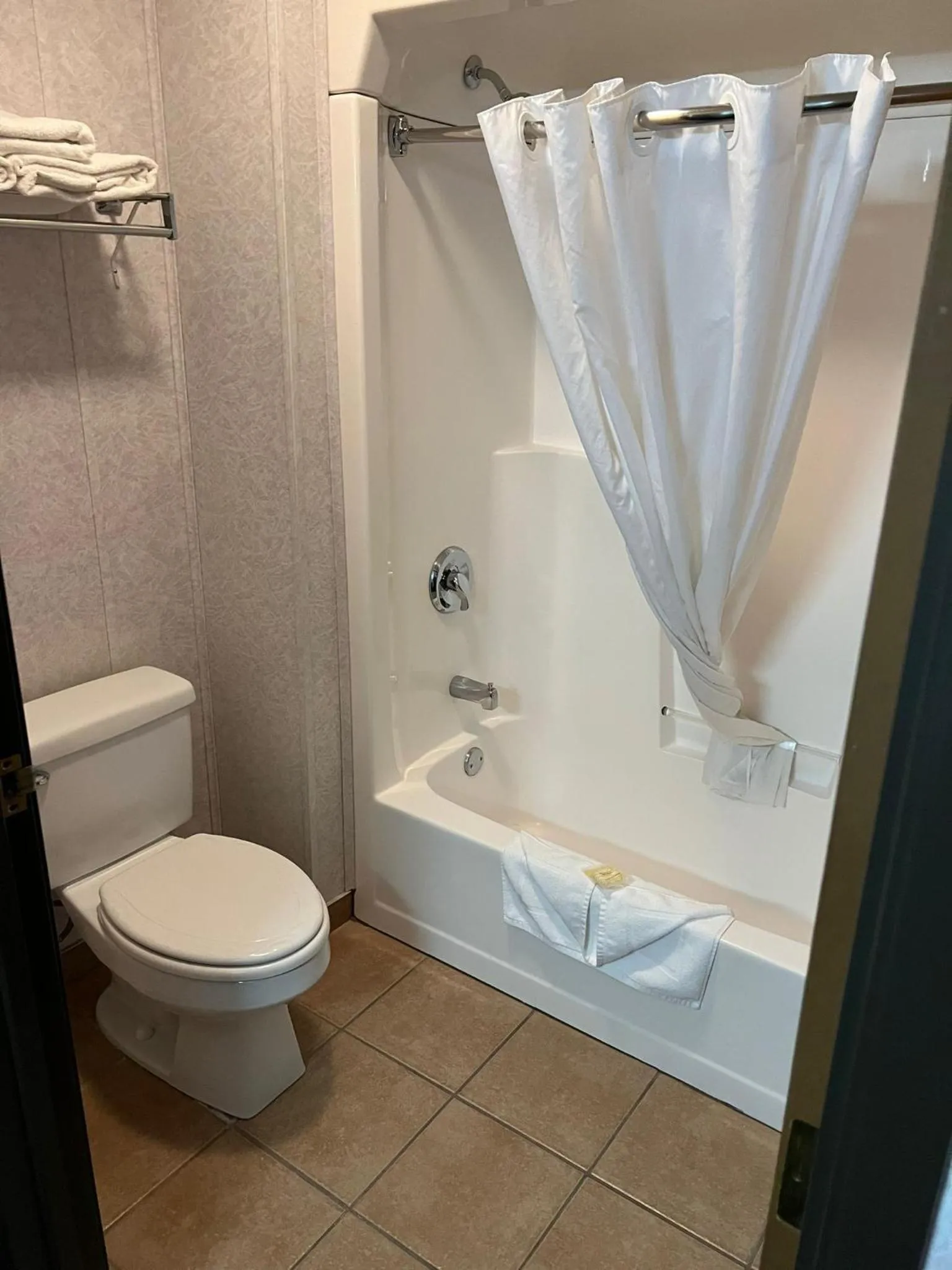 Bathroom in FairBridge Inn & Suites Williston