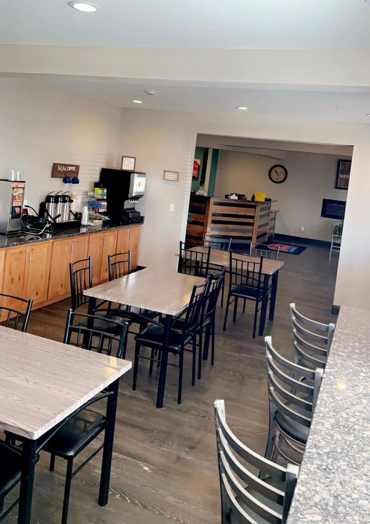 Breakfast in FairBridge Inn & Suites Williston