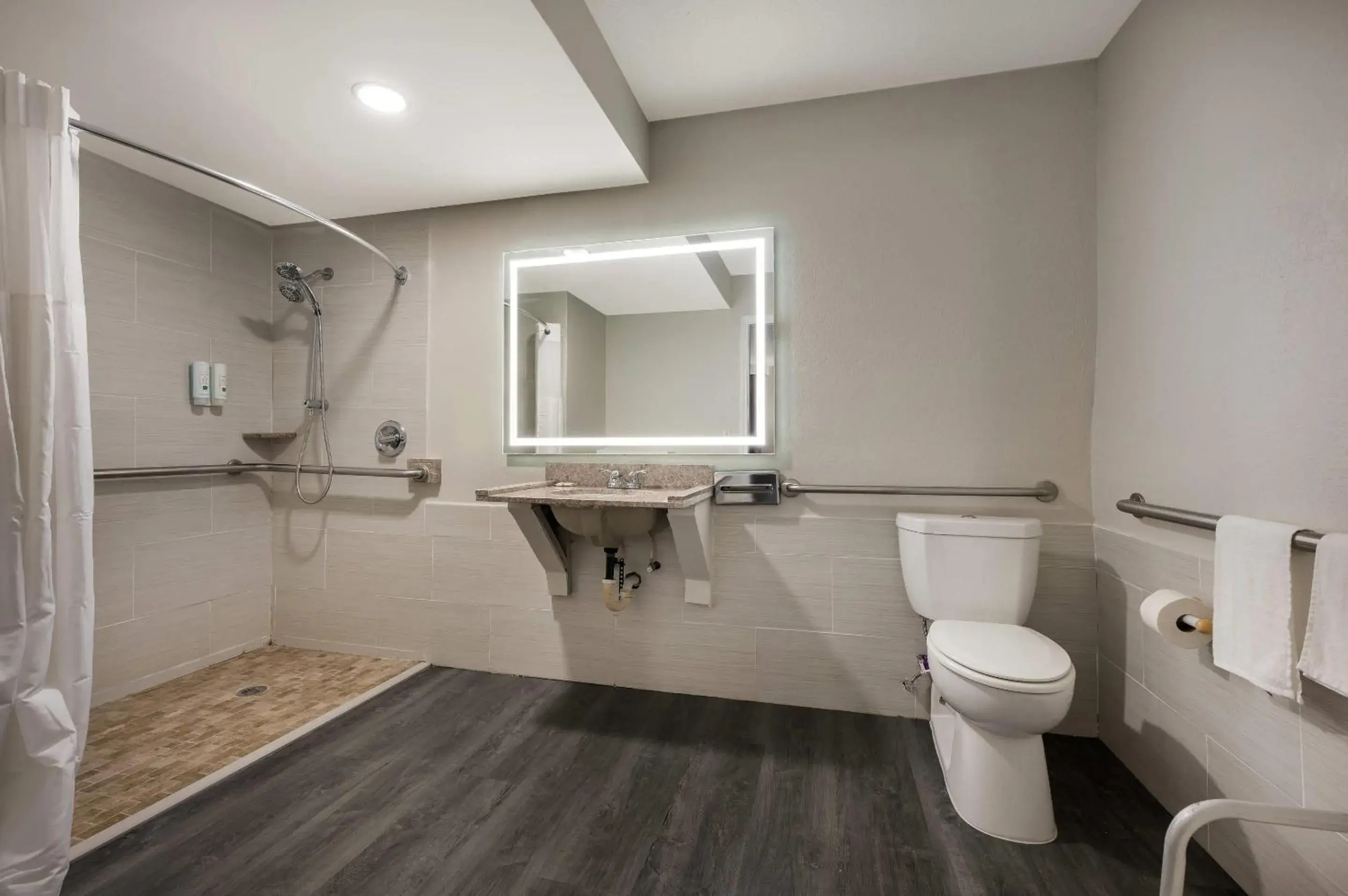 Bedroom in Quality Inn Gadsden - Attalla Bedroom in Quality Inn Gadsden - Attalla