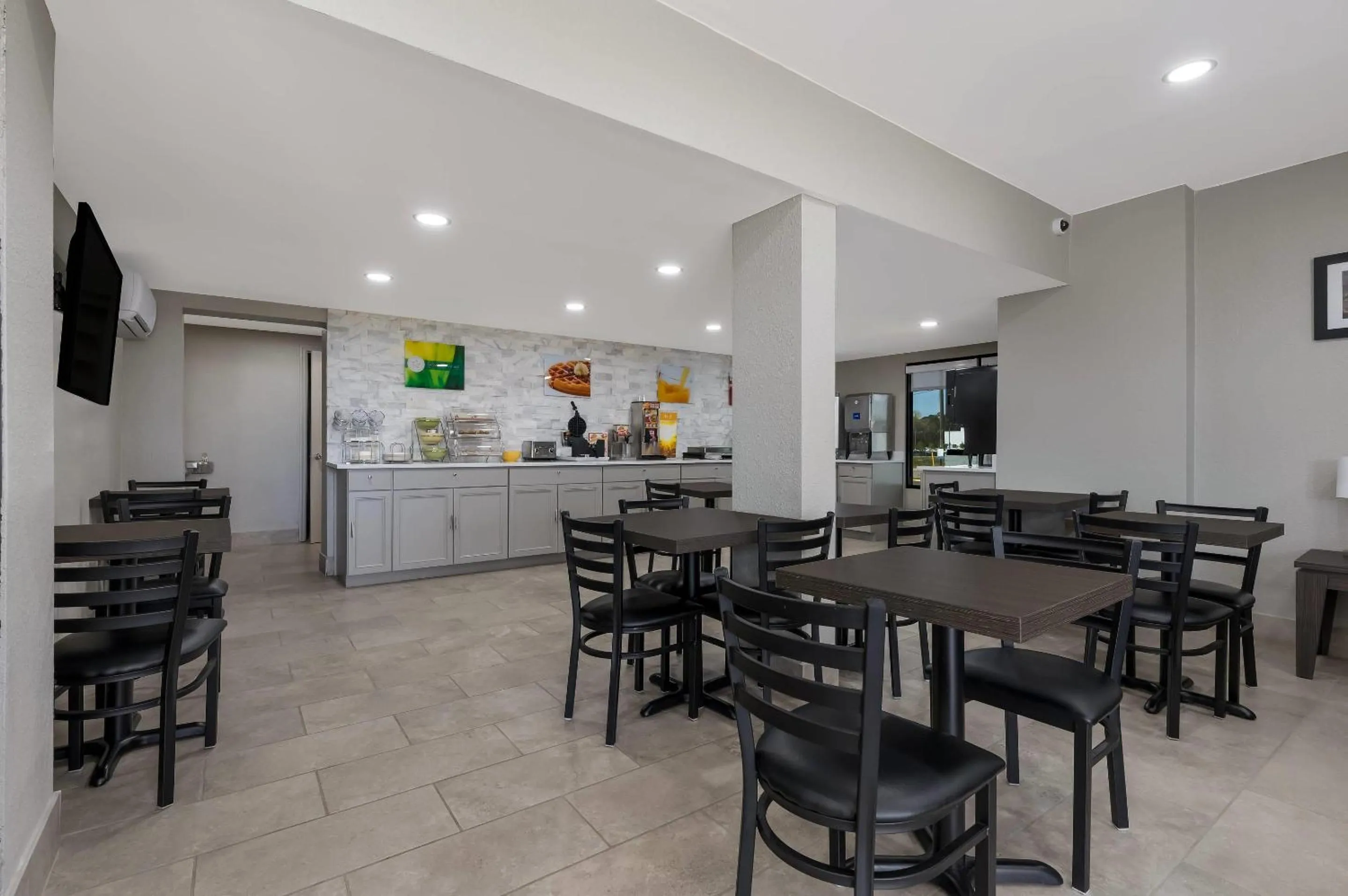 Breakfast in Quality Inn Gadsden - Attalla