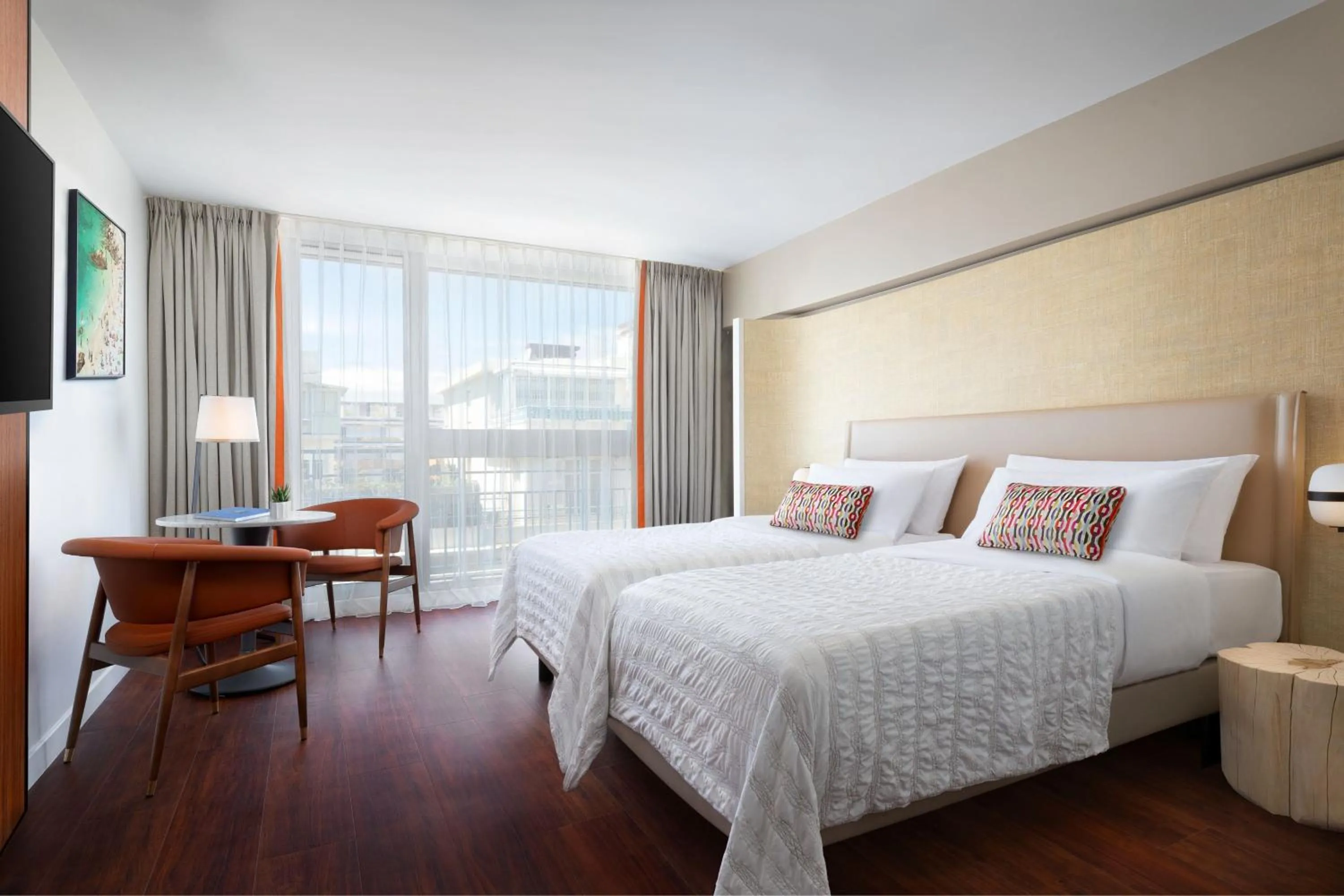 Photo of the whole room, Bed in Le Meridien Nice