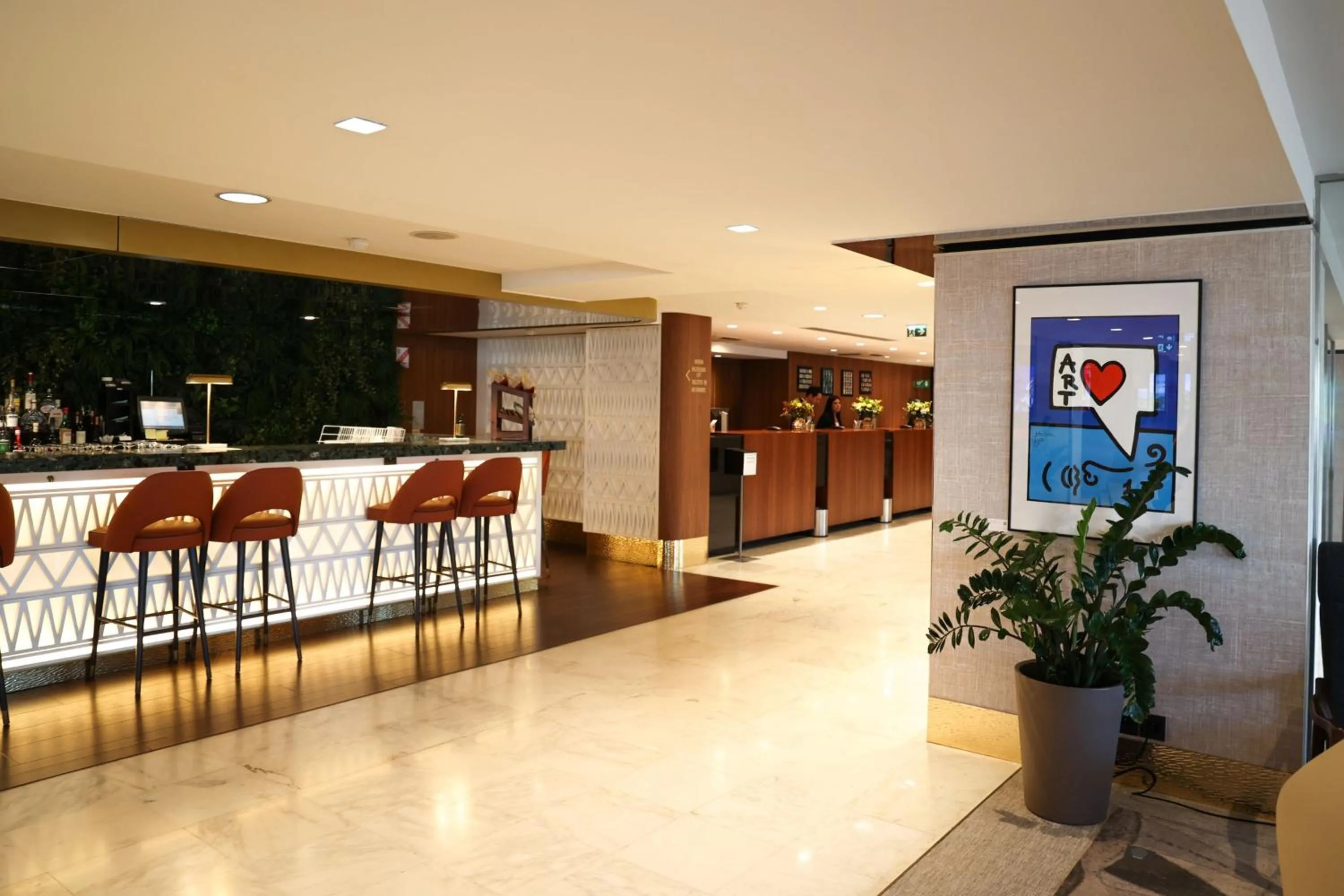 Lounge or bar in Le Meridien Nice