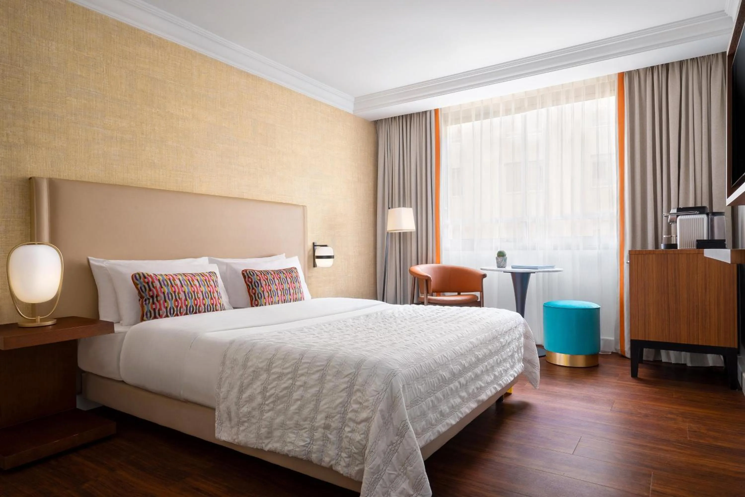 Photo of the whole room, Bed in Le Meridien Nice