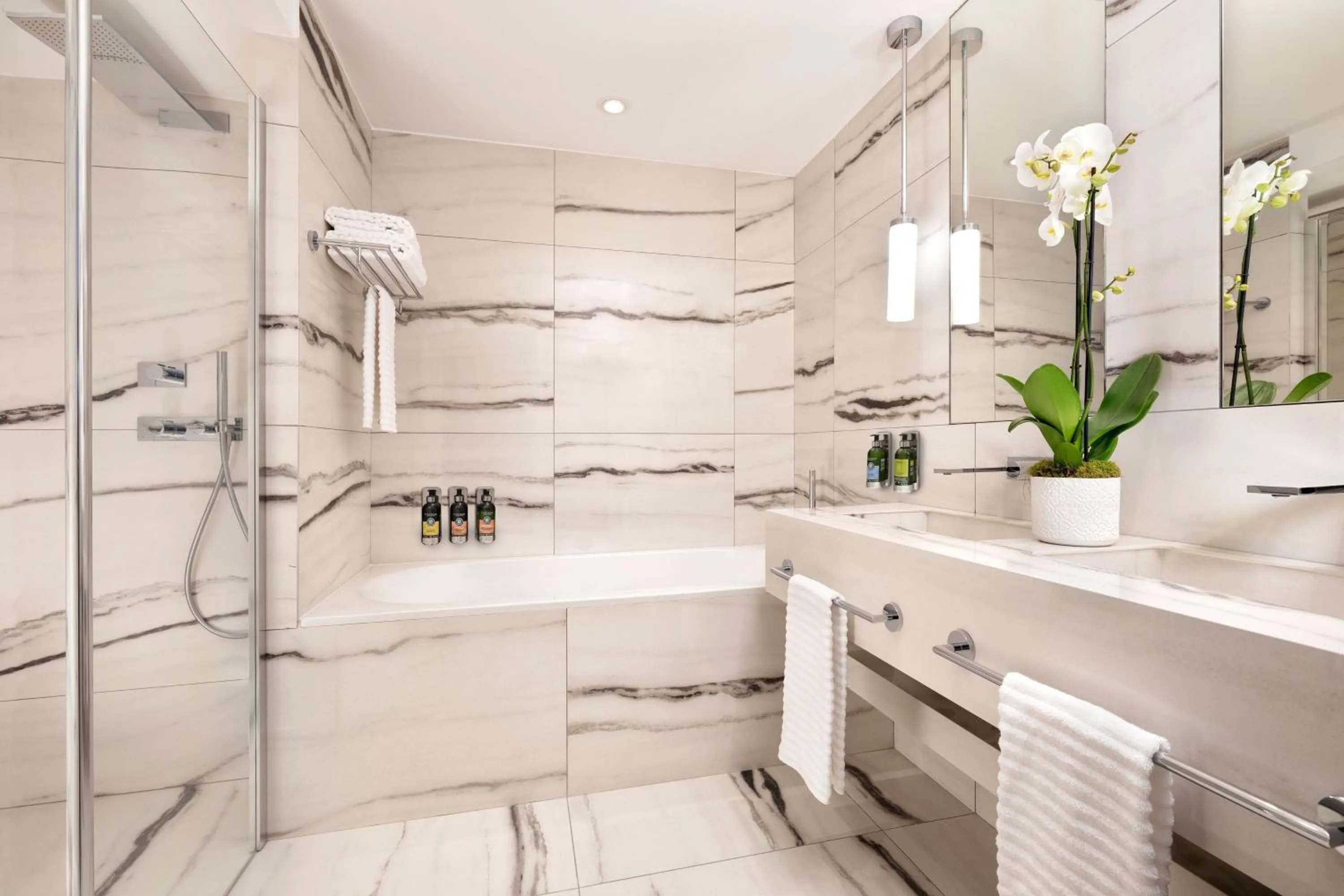 Bathroom in Le Meridien Nice