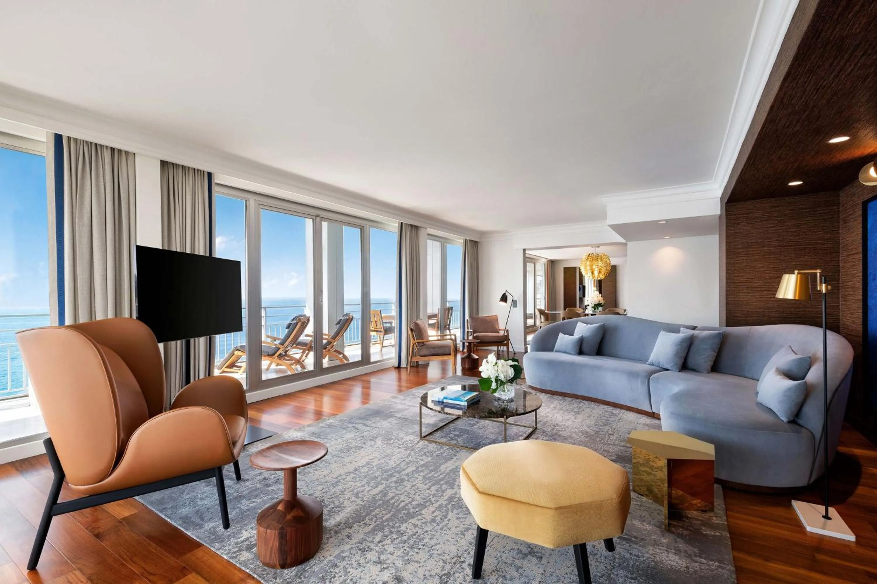 Photo of the whole room in Le Meridien Nice