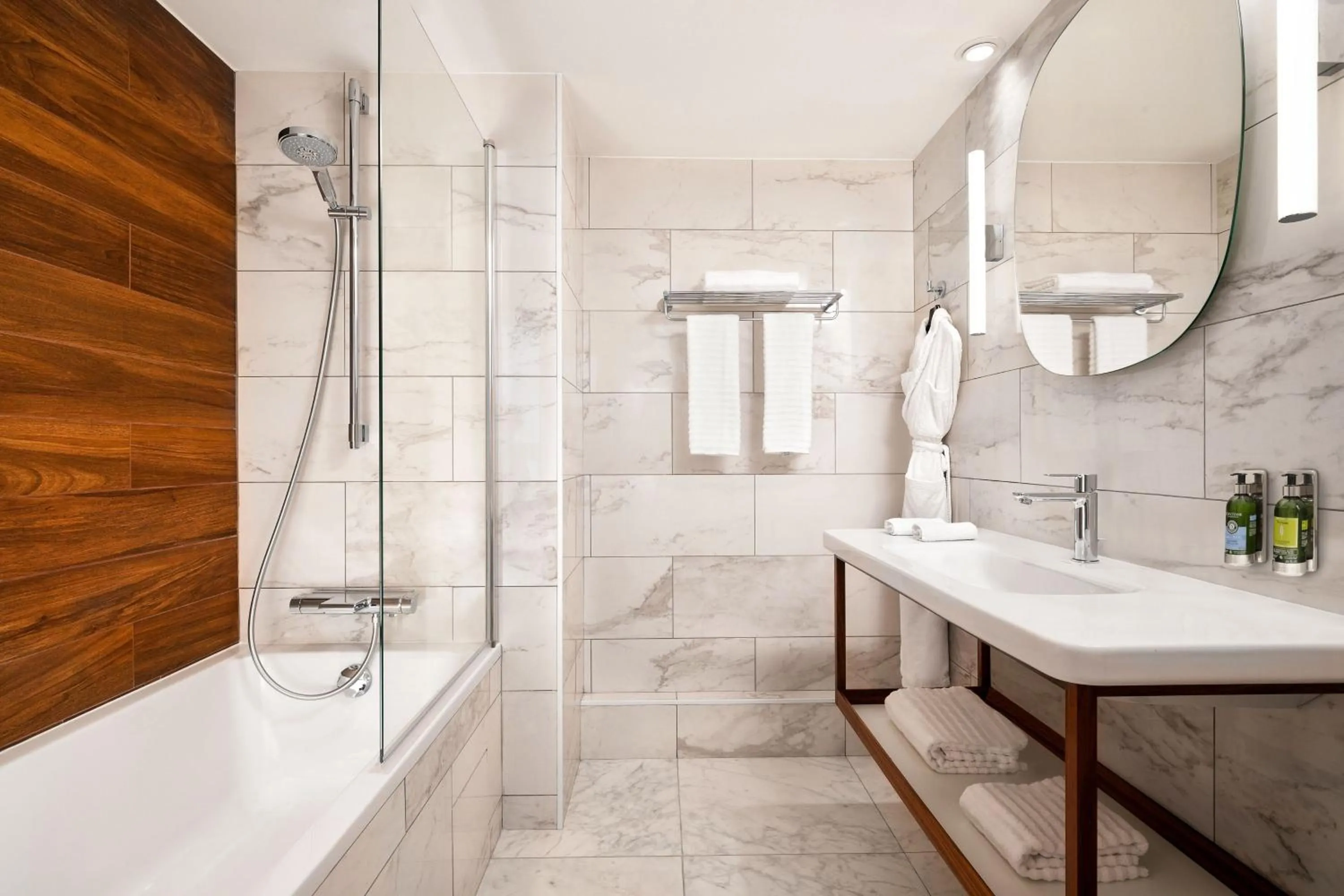 Bathroom in Le Meridien Nice