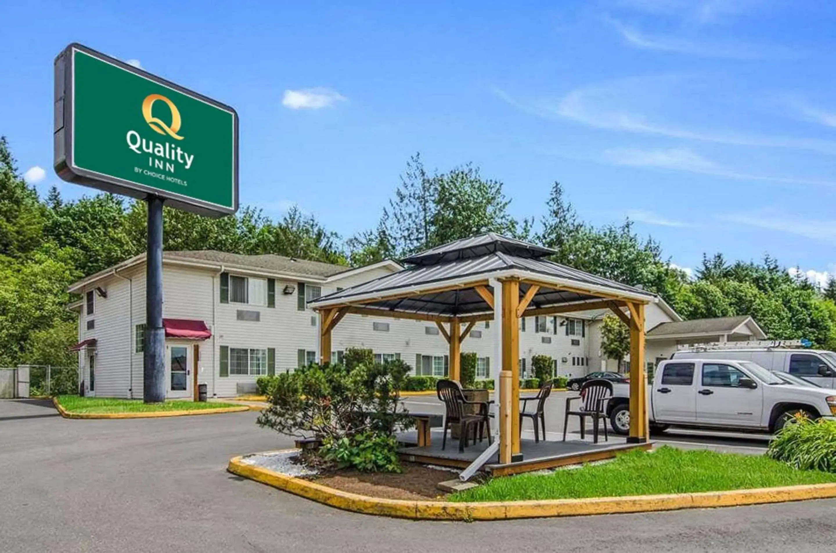Property building in Quality Inn Port Orchard Property building in Quality Inn Port Orchard