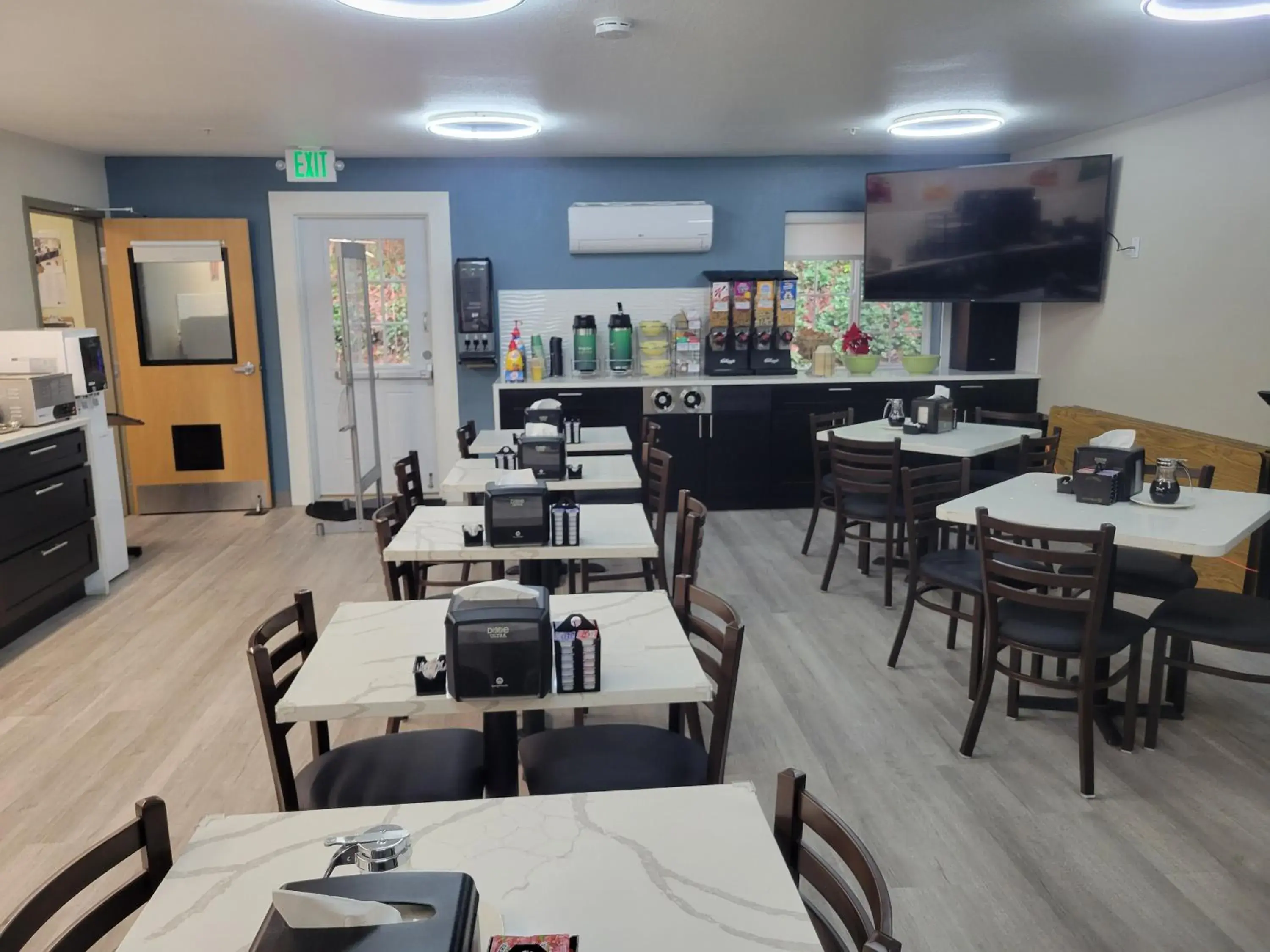 Breakfast in Quality Inn Port Orchard Breakfast in Quality Inn Port Orchard