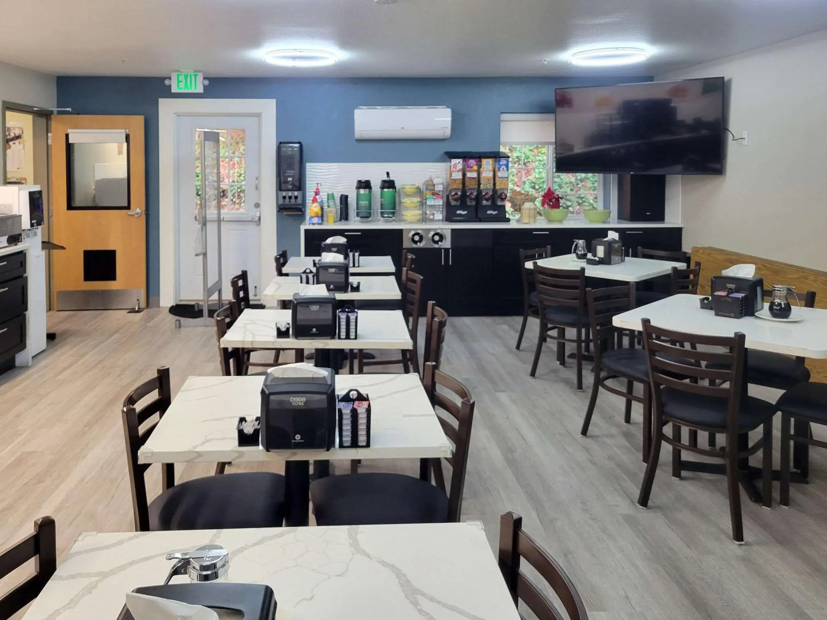 Breakfast in Quality Inn Port Orchard Breakfast in Quality Inn Port Orchard