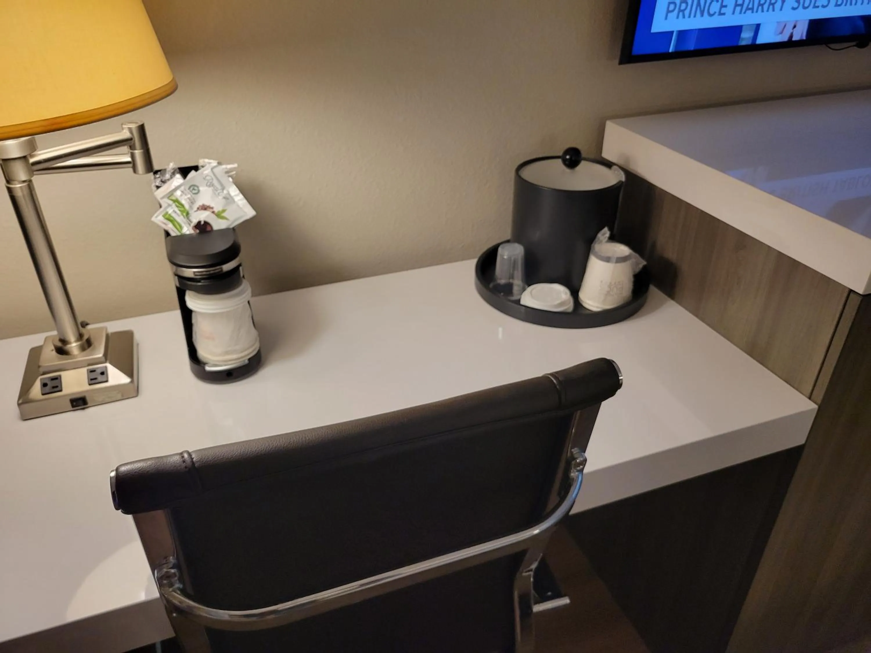 Coffee/tea facilities in Quality Inn Port Orchard