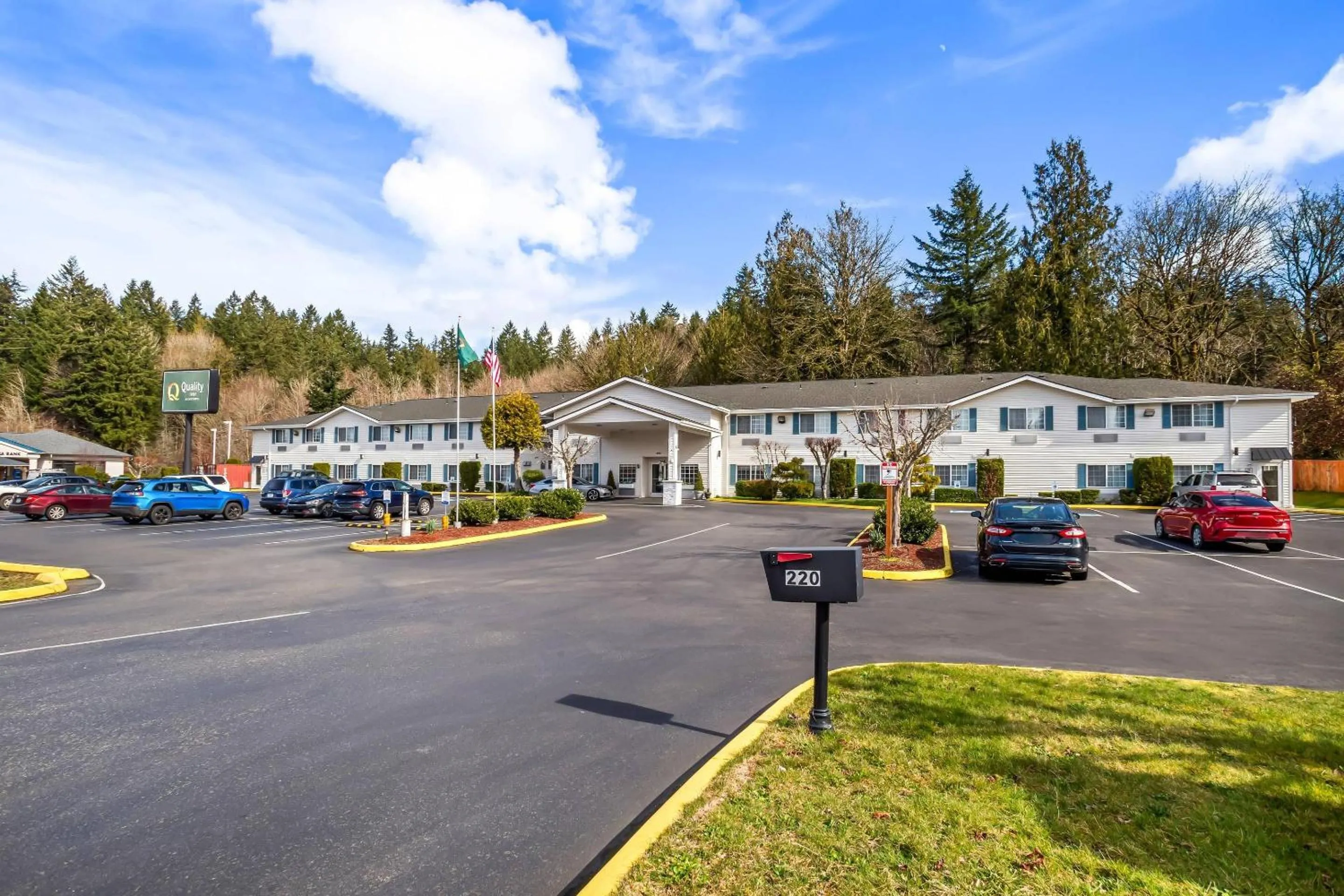 Property building in Quality Inn Port Orchard
