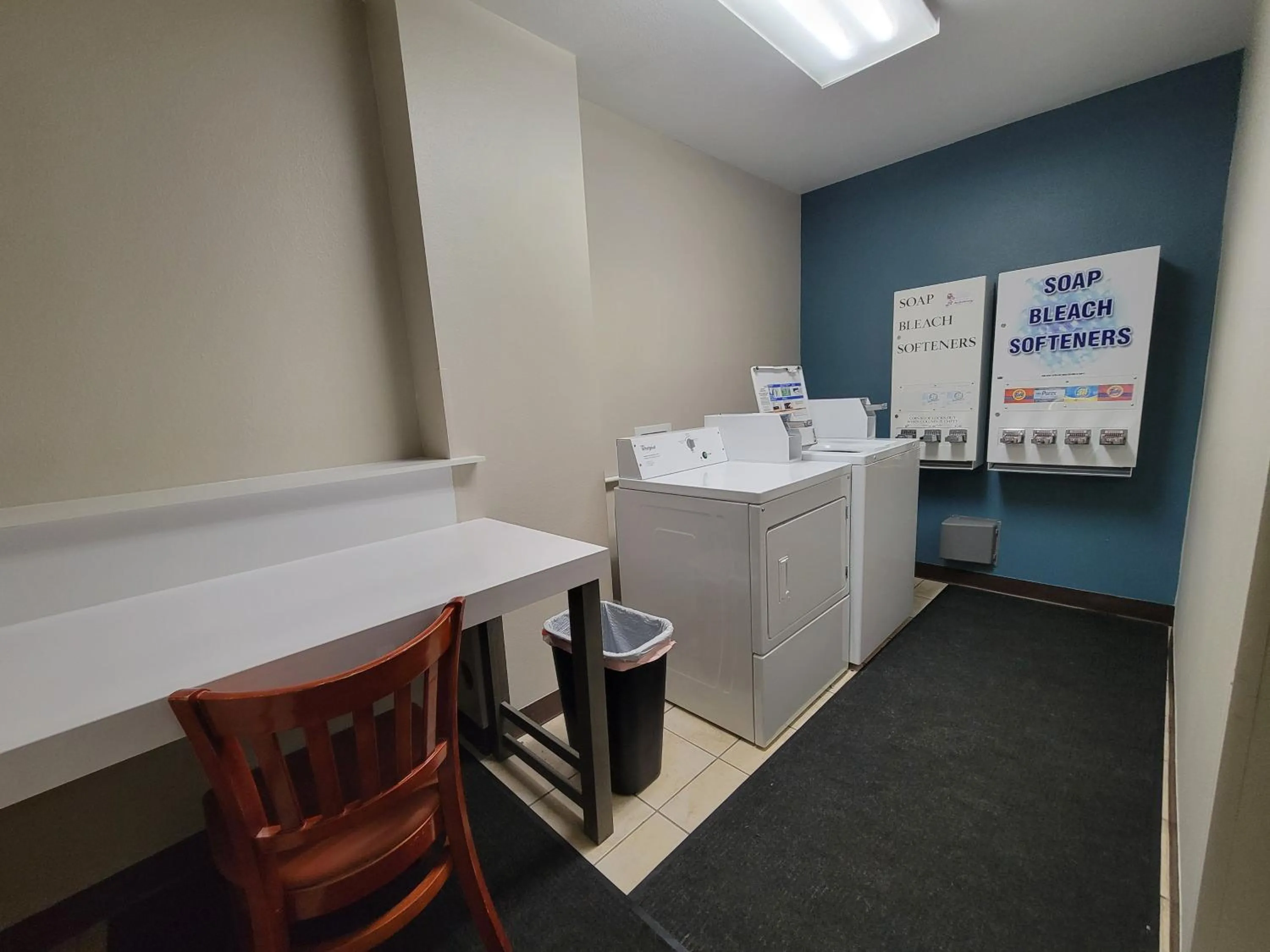 laundry in Quality Inn Port Orchard