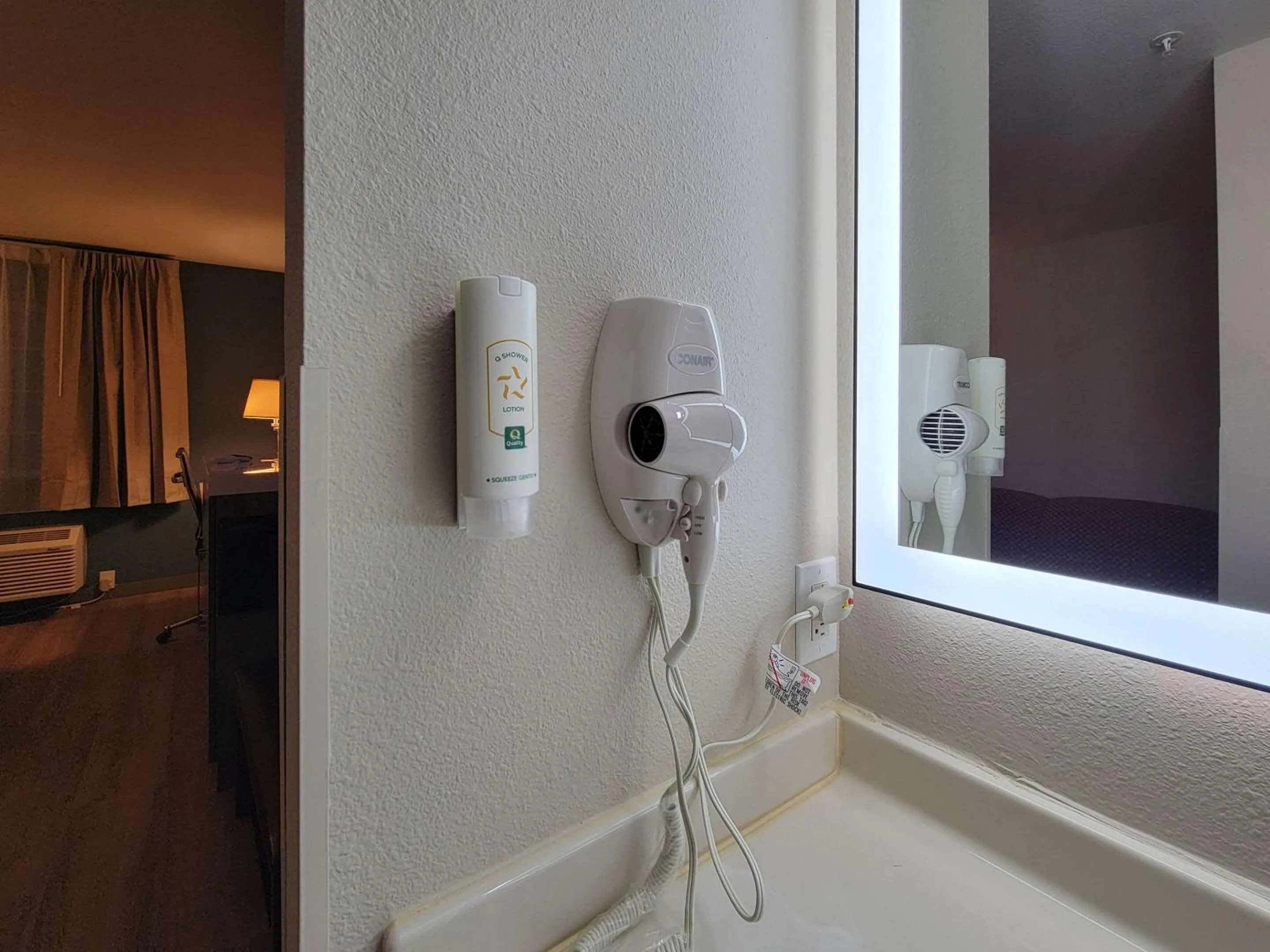 Bedroom in Quality Inn Port Orchard