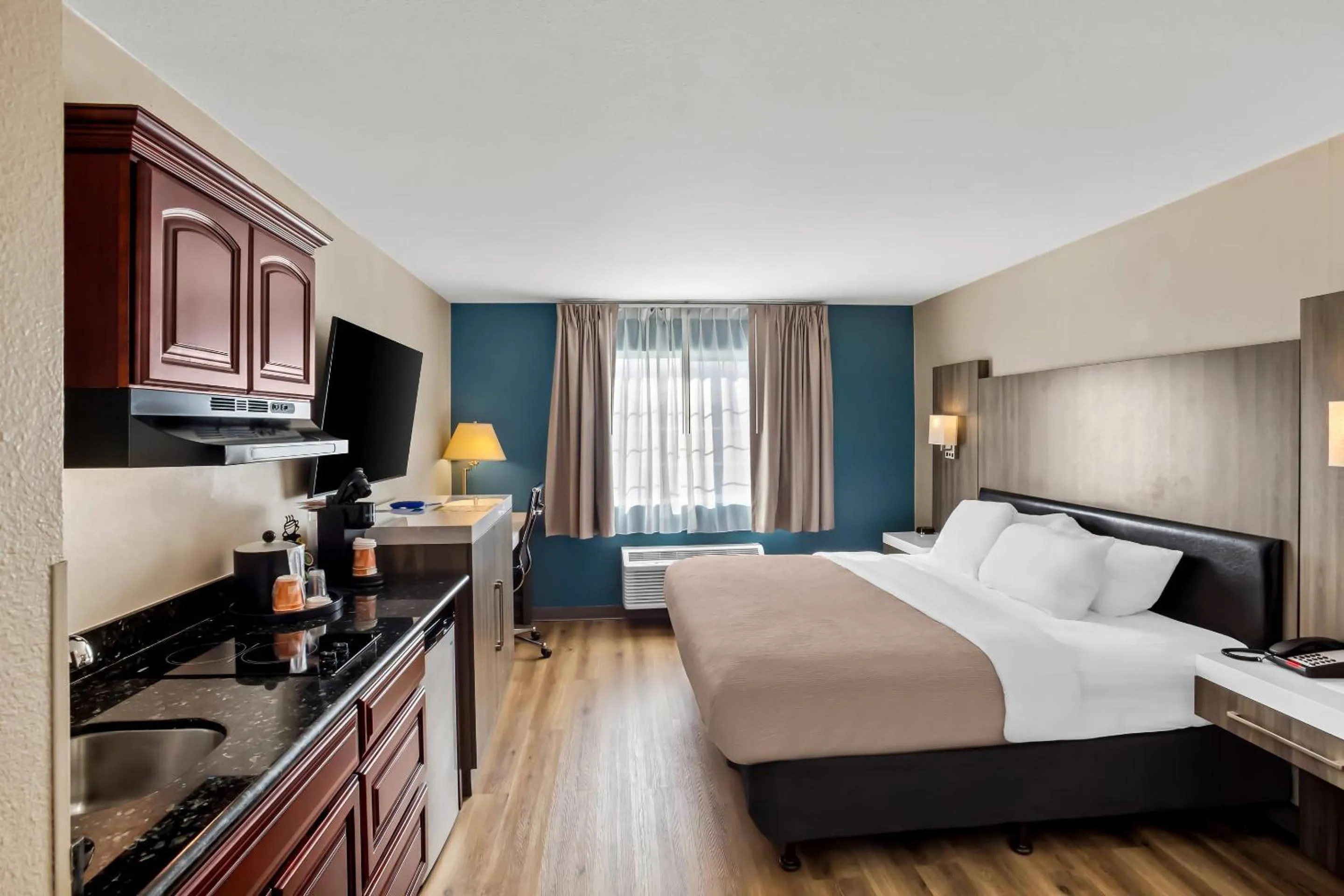 Bedroom, Bed in Quality Inn Port Orchard