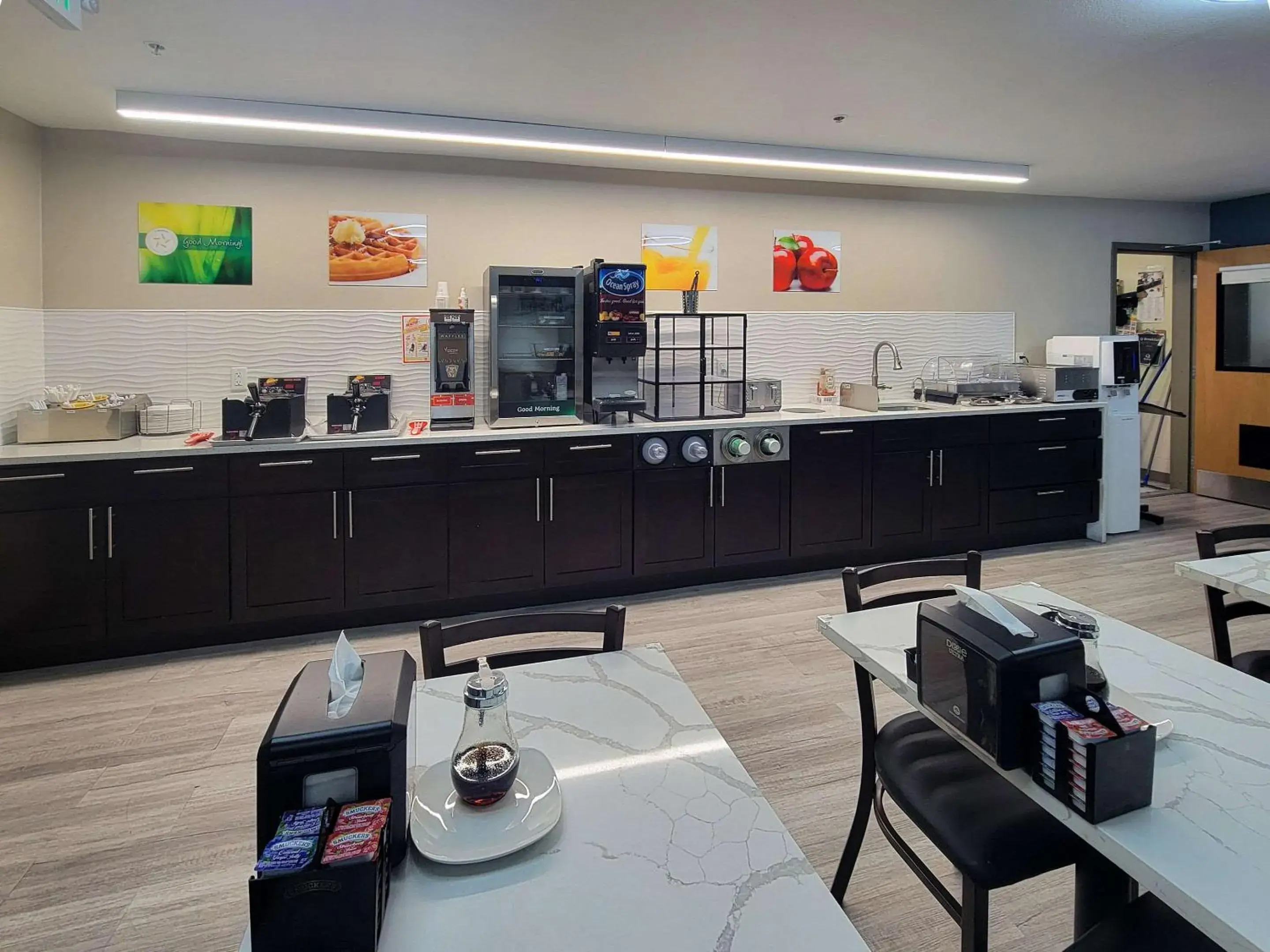 Breakfast in Quality Inn Port Orchard Breakfast in Quality Inn Port Orchard