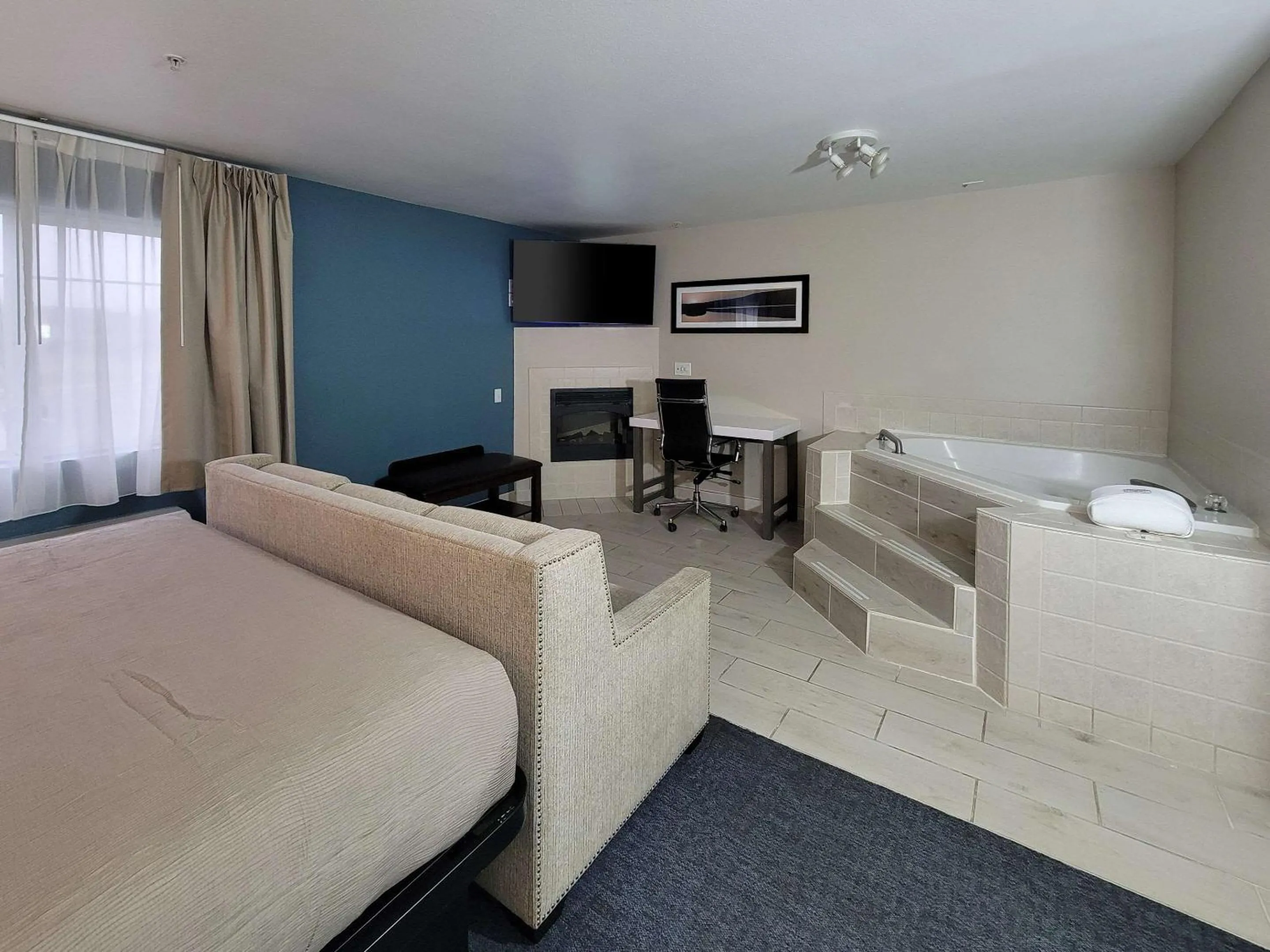 Bedroom, Bed in Quality Inn Port Orchard