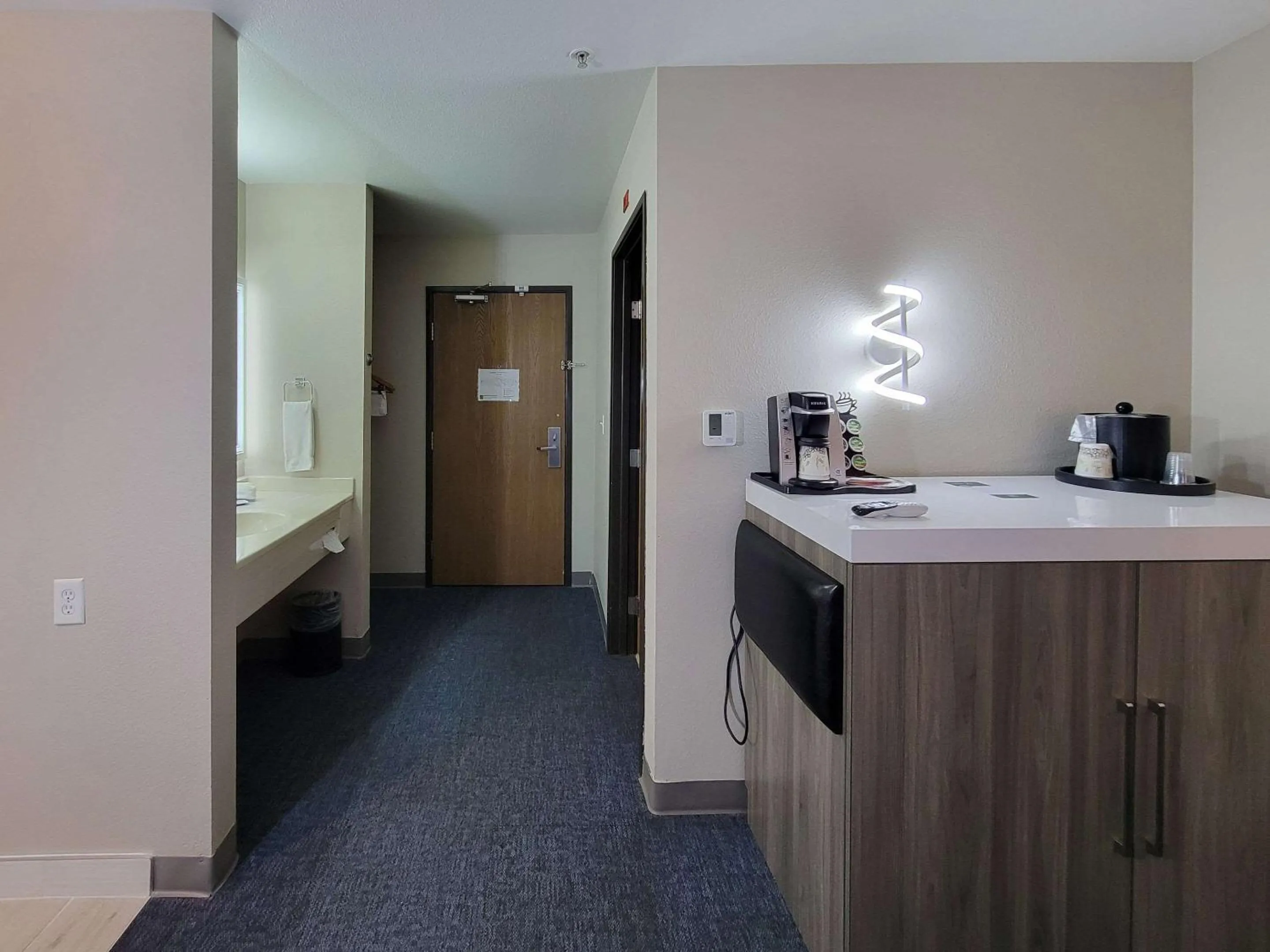 Bedroom in Quality Inn Port Orchard