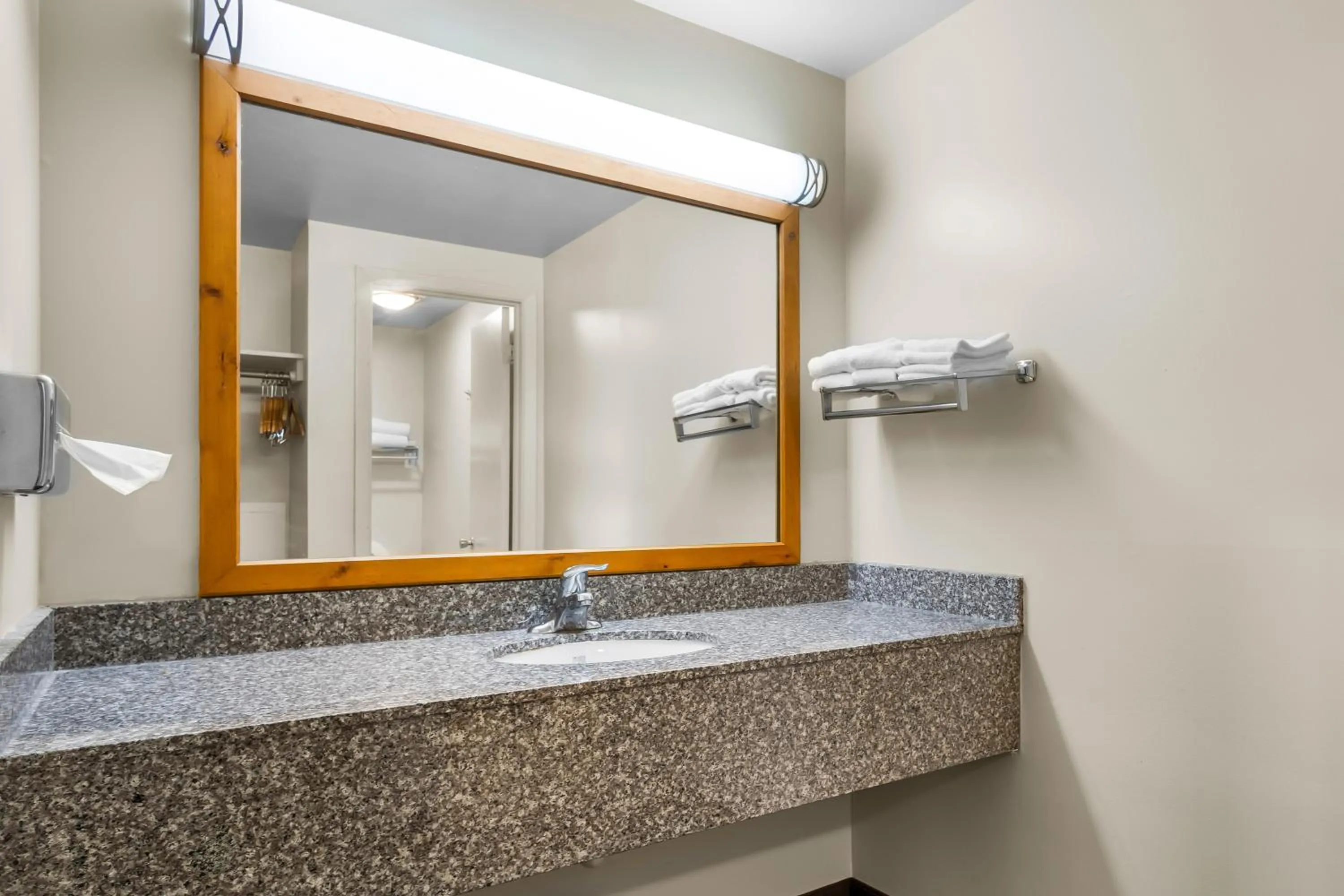 Bathroom in Best Western Lee's Motor Inn