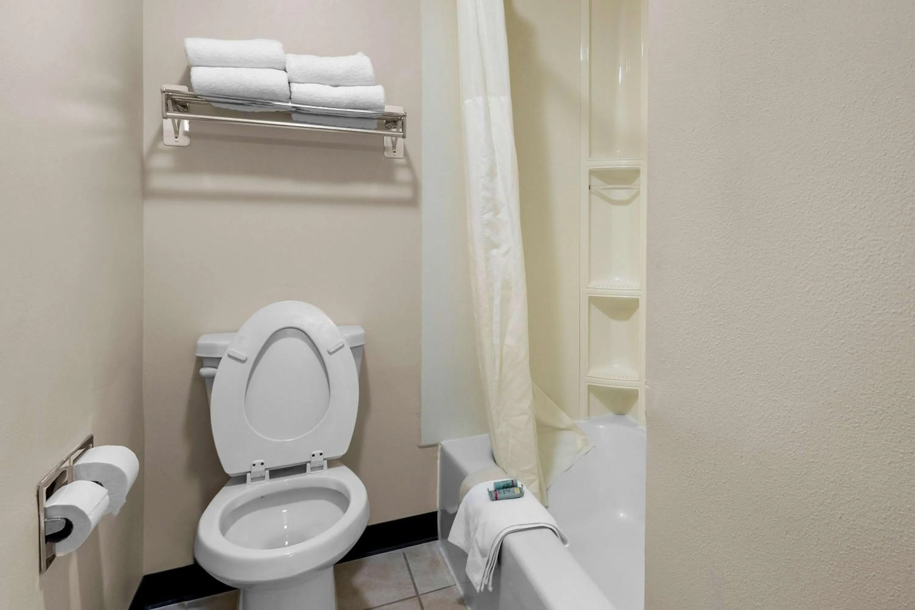 Bathroom in Best Western Lee's Motor Inn