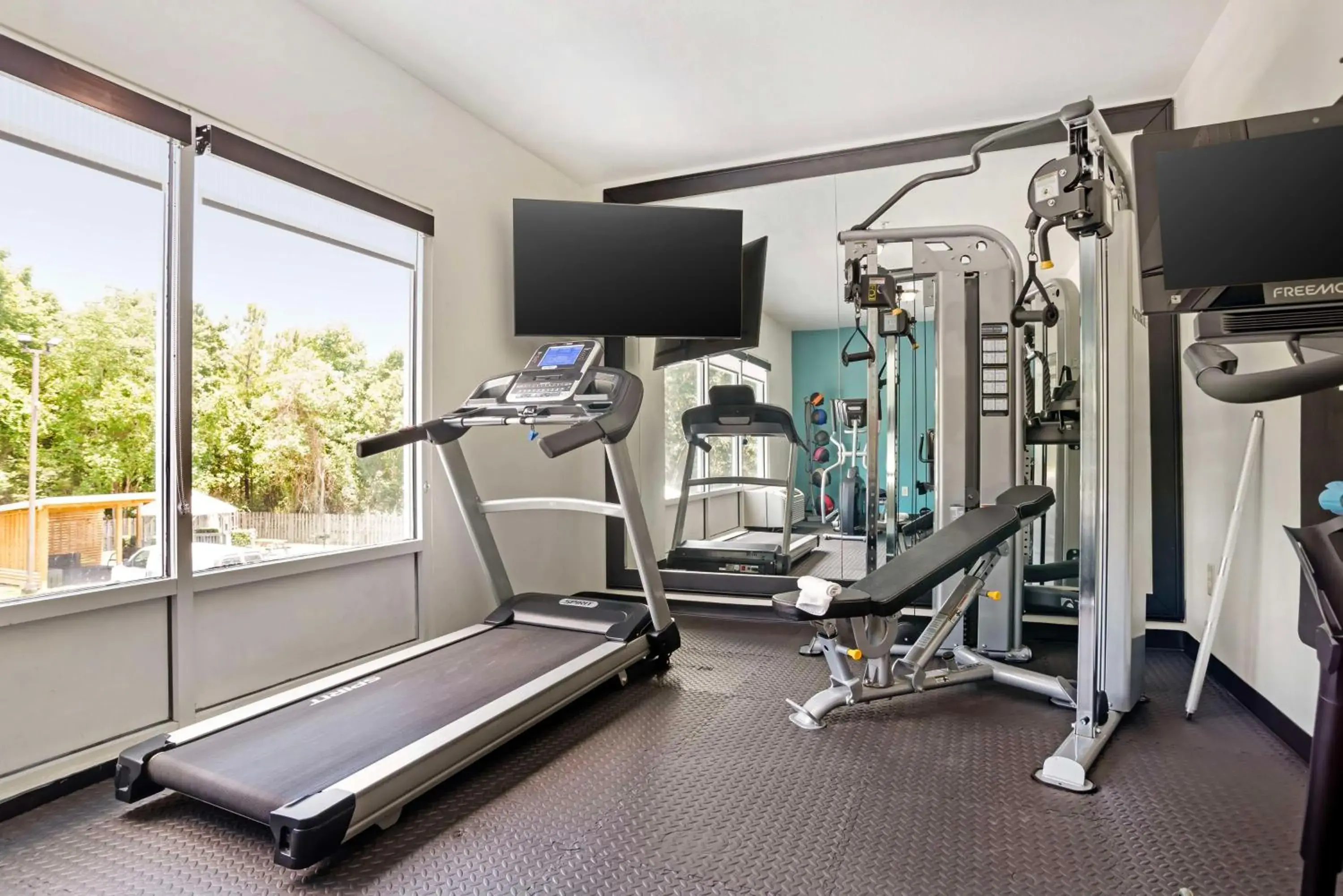Fitness centre/facilities in Best Western Plus Blue Angel Inn Fitness centre/facilities in Best Western Plus Blue Angel Inn