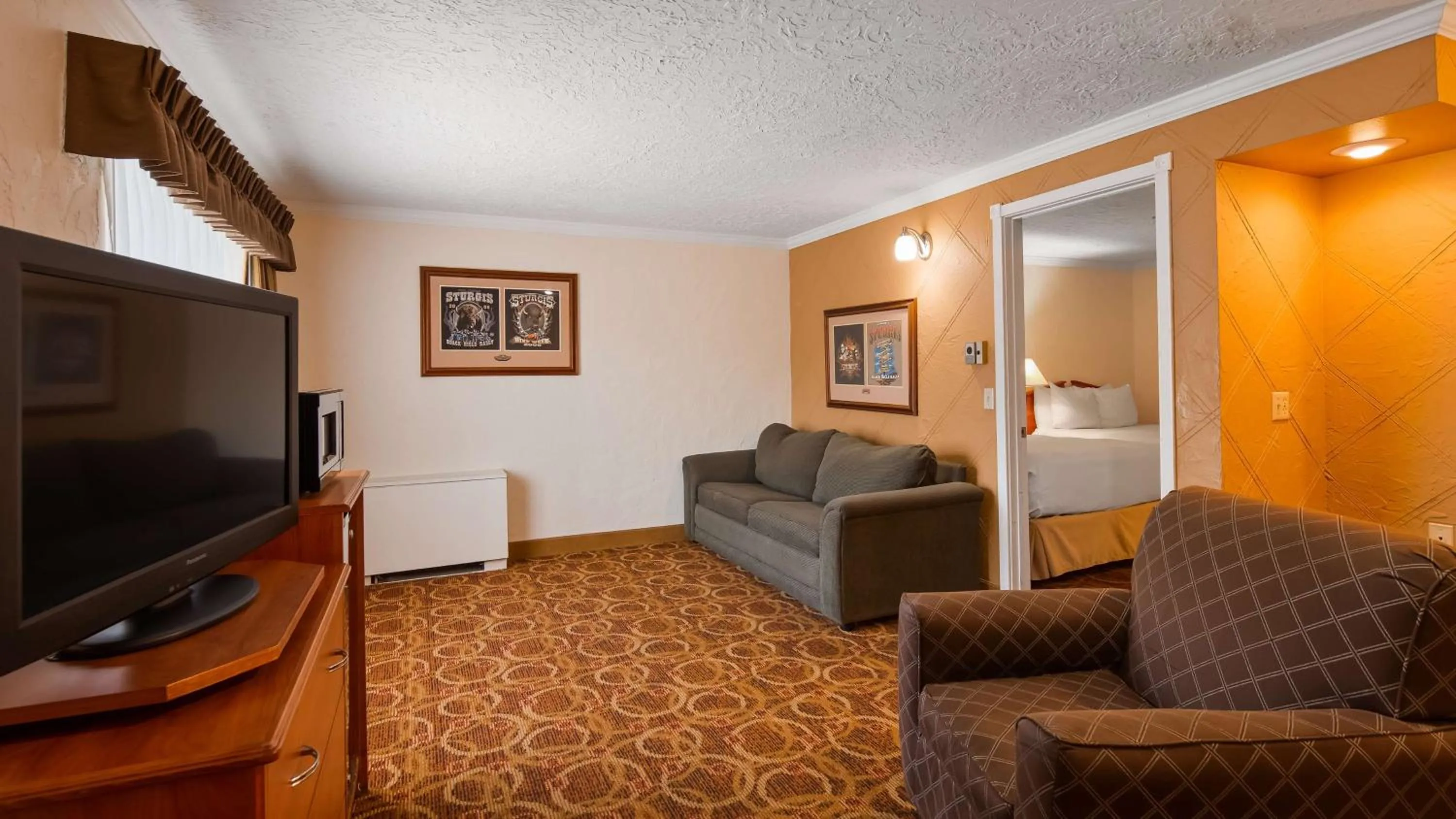 Photo of the whole room in Sturgis Lodge and Suites