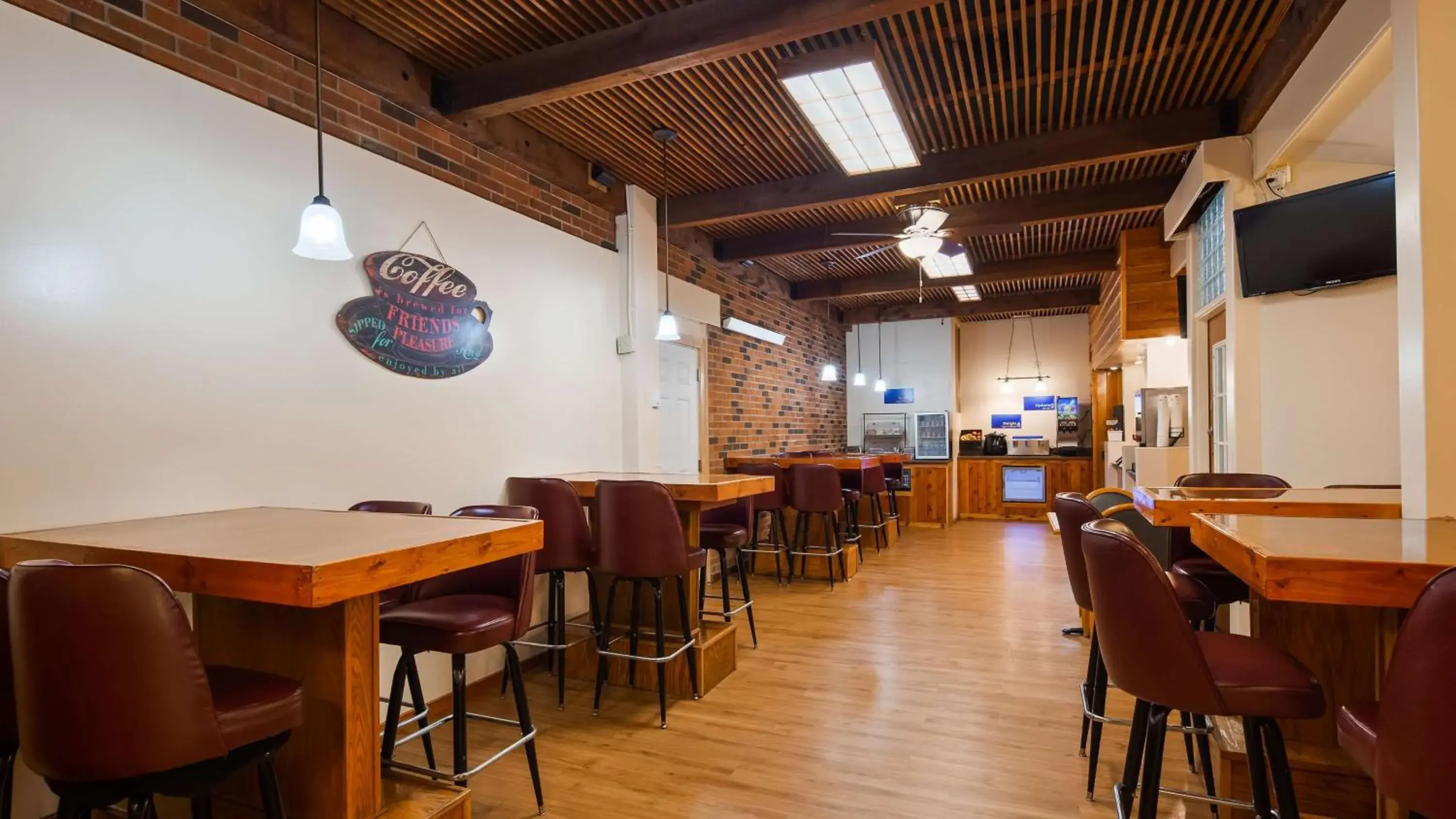 Restaurant/places to eat in Sturgis Lodge and Suites Restaurant/places to eat in Sturgis Lodge and Suites