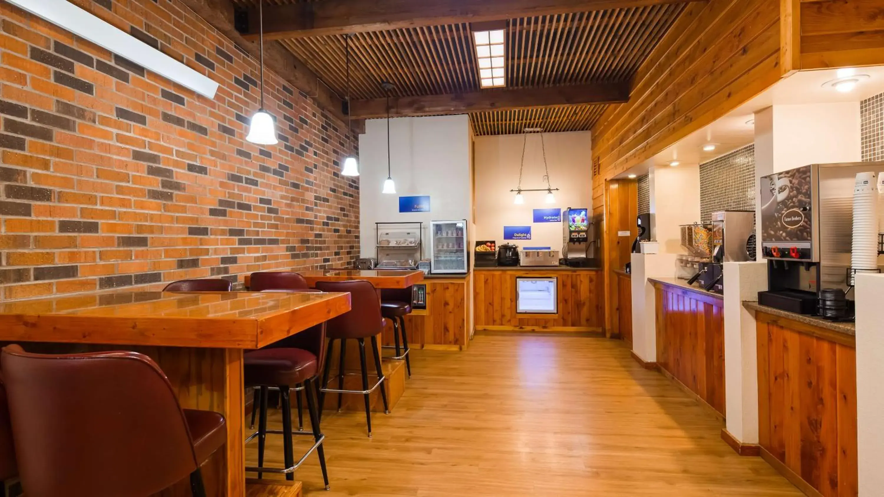 Restaurant/places to eat in Sturgis Lodge and Suites Restaurant/places to eat in Sturgis Lodge and Suites