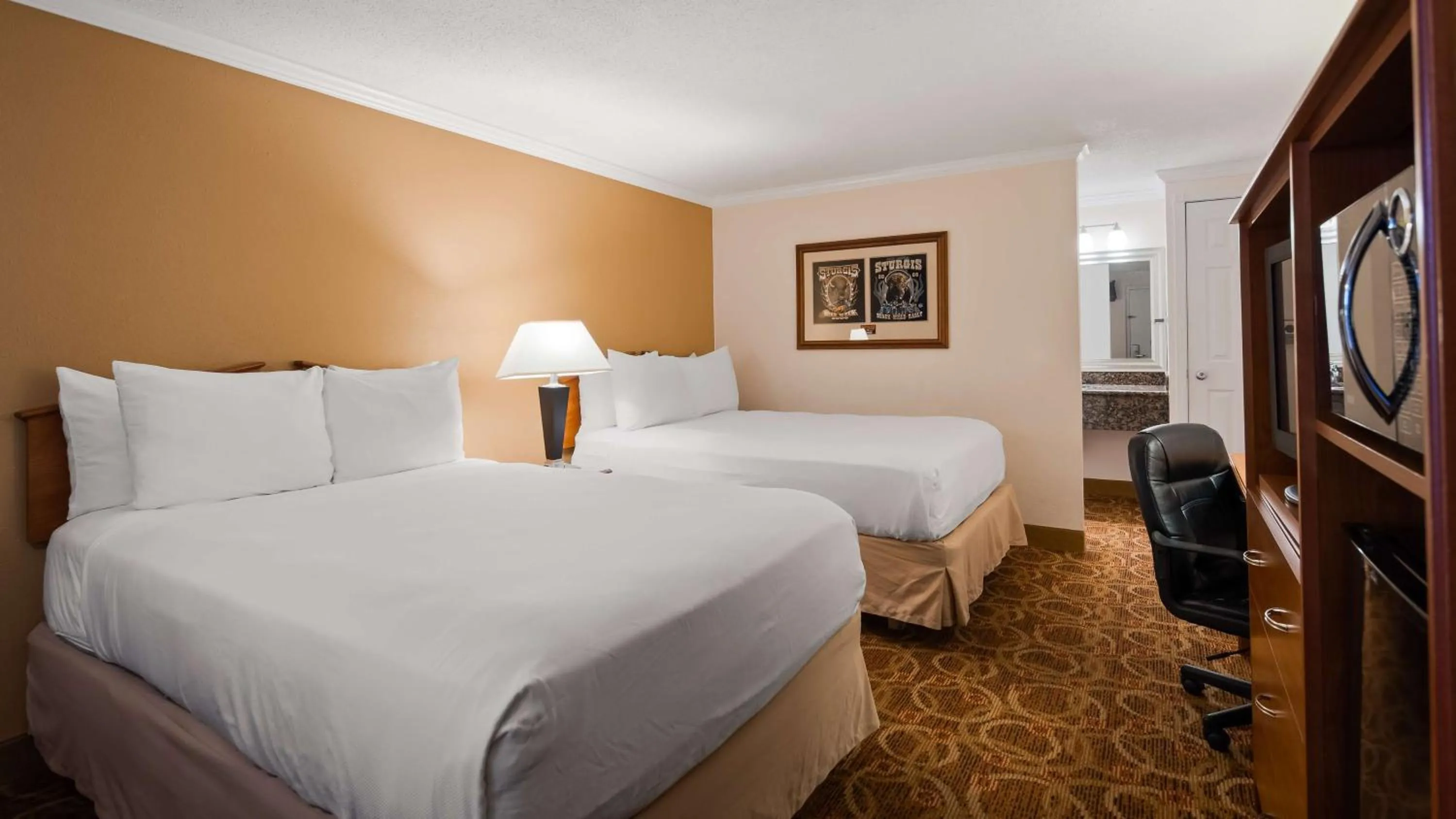 Photo of the whole room in Sturgis Lodge and Suites