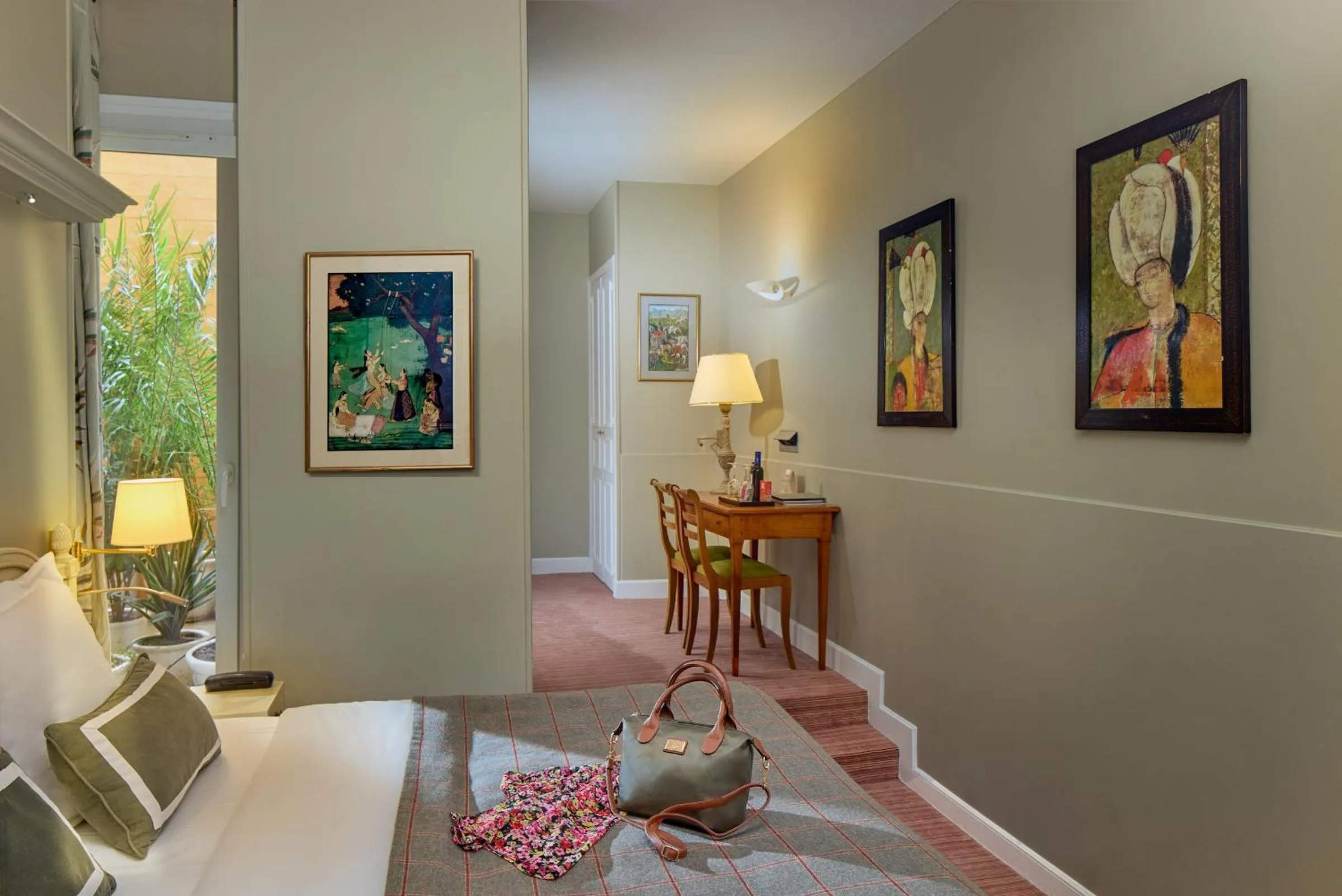 Photo of the whole room in Relais Du Louvre