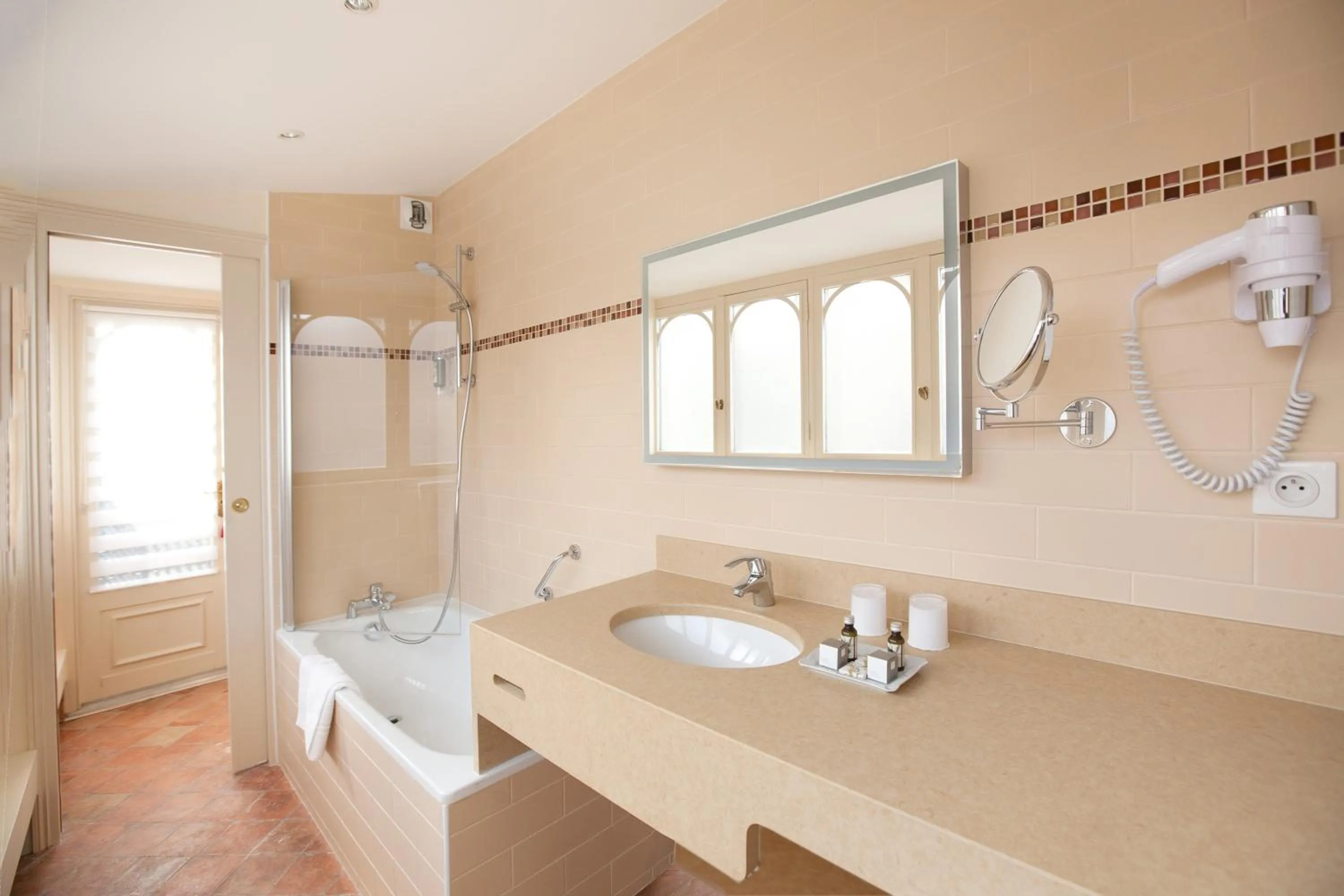 Bathroom in Relais Du Louvre