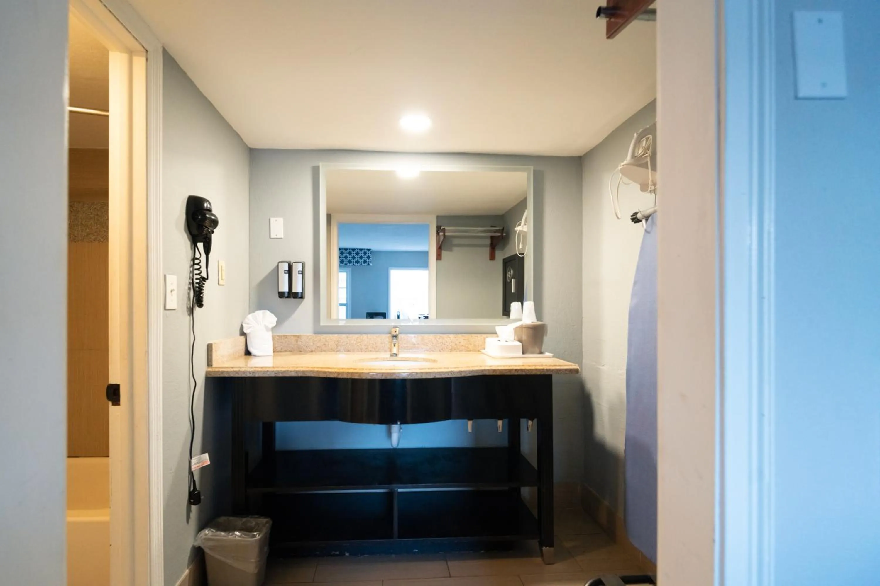 Bathroom in San Marco Inn East - Jacksonville