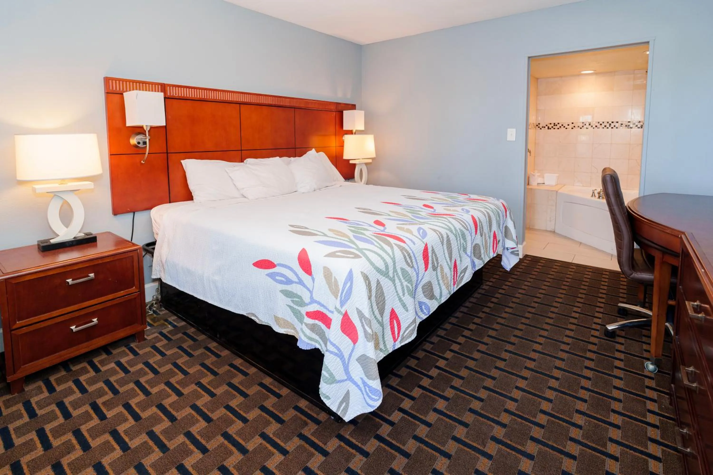 Bed in San Marco Inn East - Jacksonville