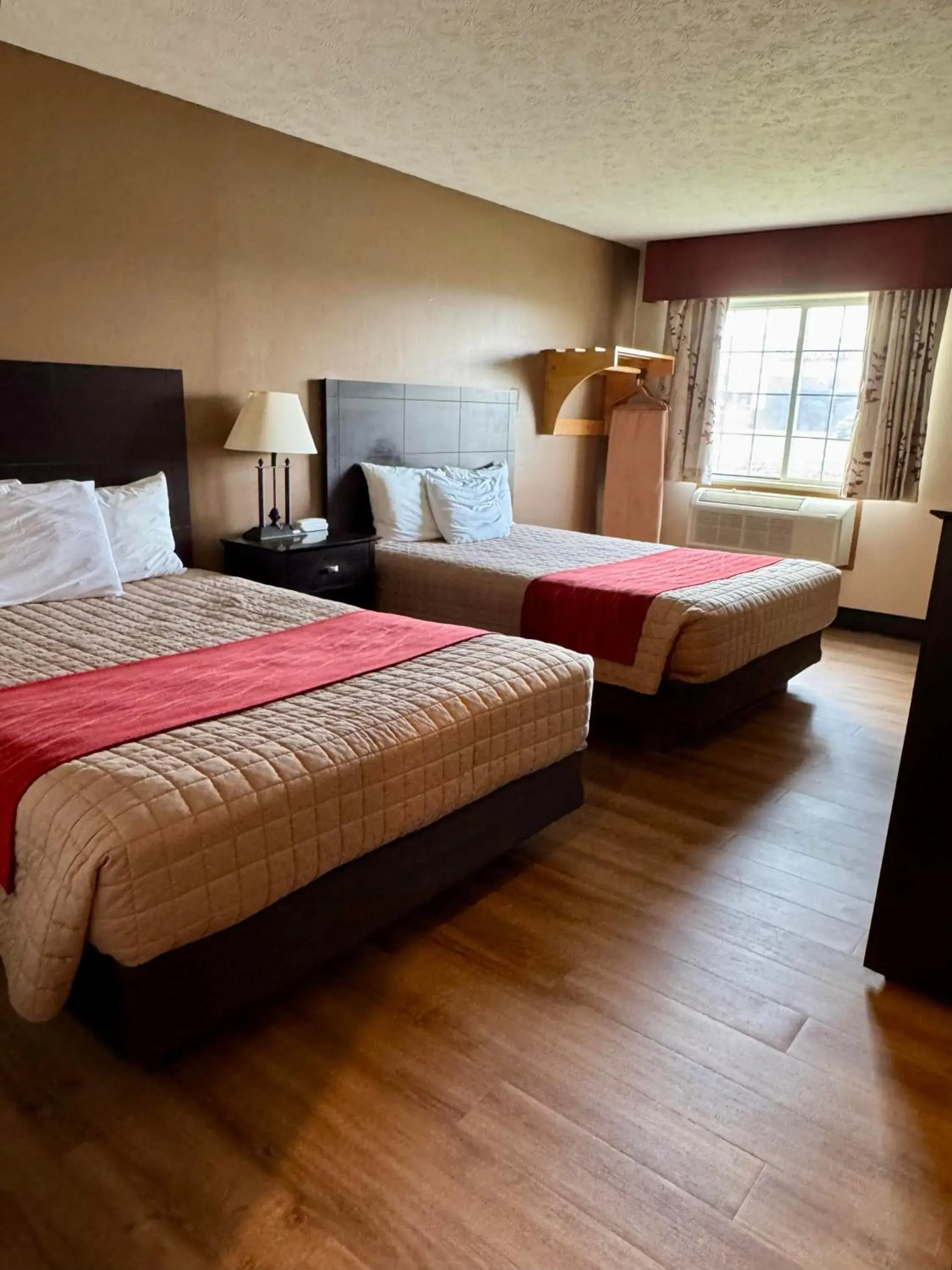 Bed in The Woodridge Inn Bed in The Woodridge Inn