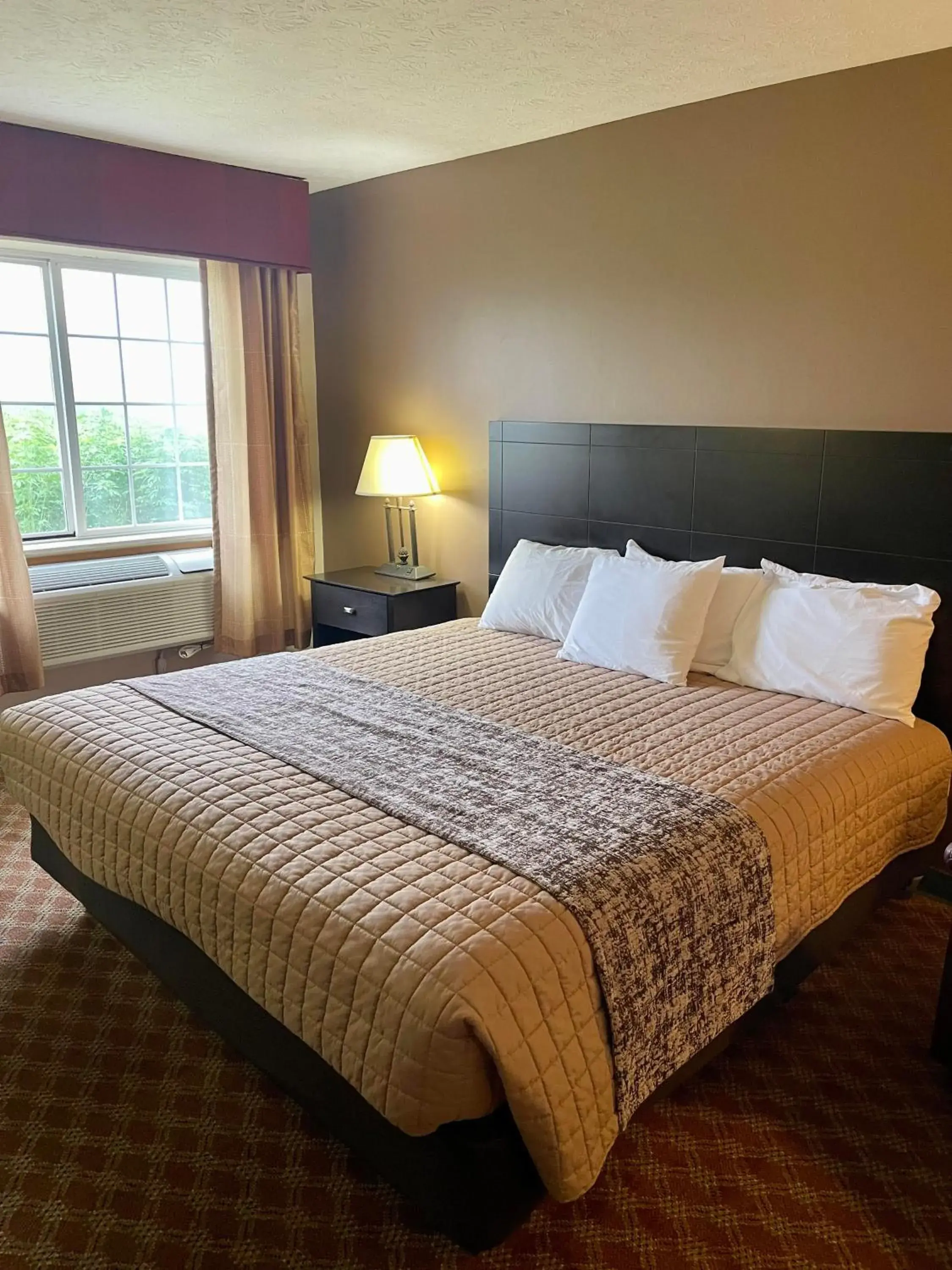 Bedroom, Bed in The Woodridge Inn Bedroom, Bed in The Woodridge Inn