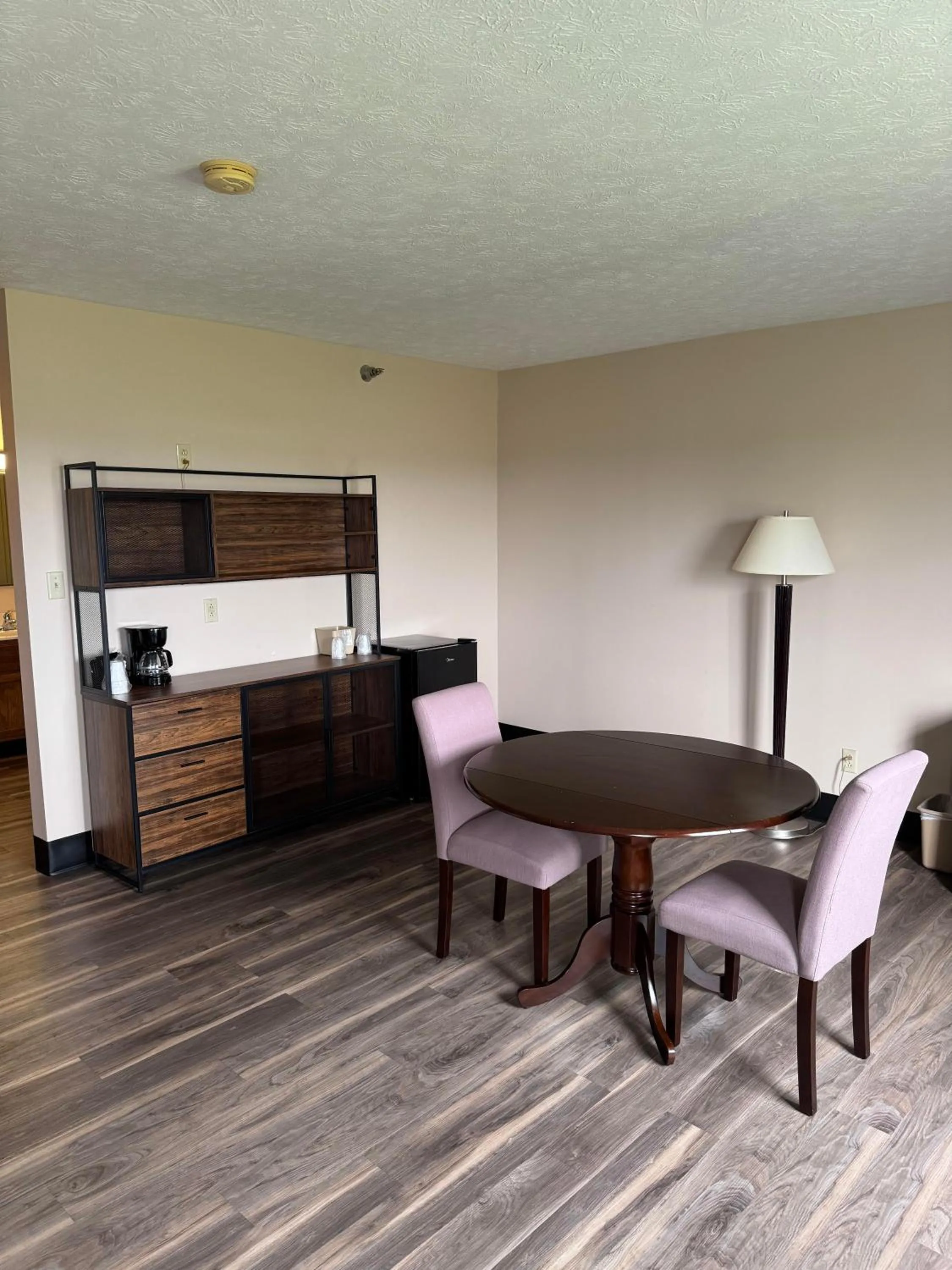 Seating area in The Woodridge Inn