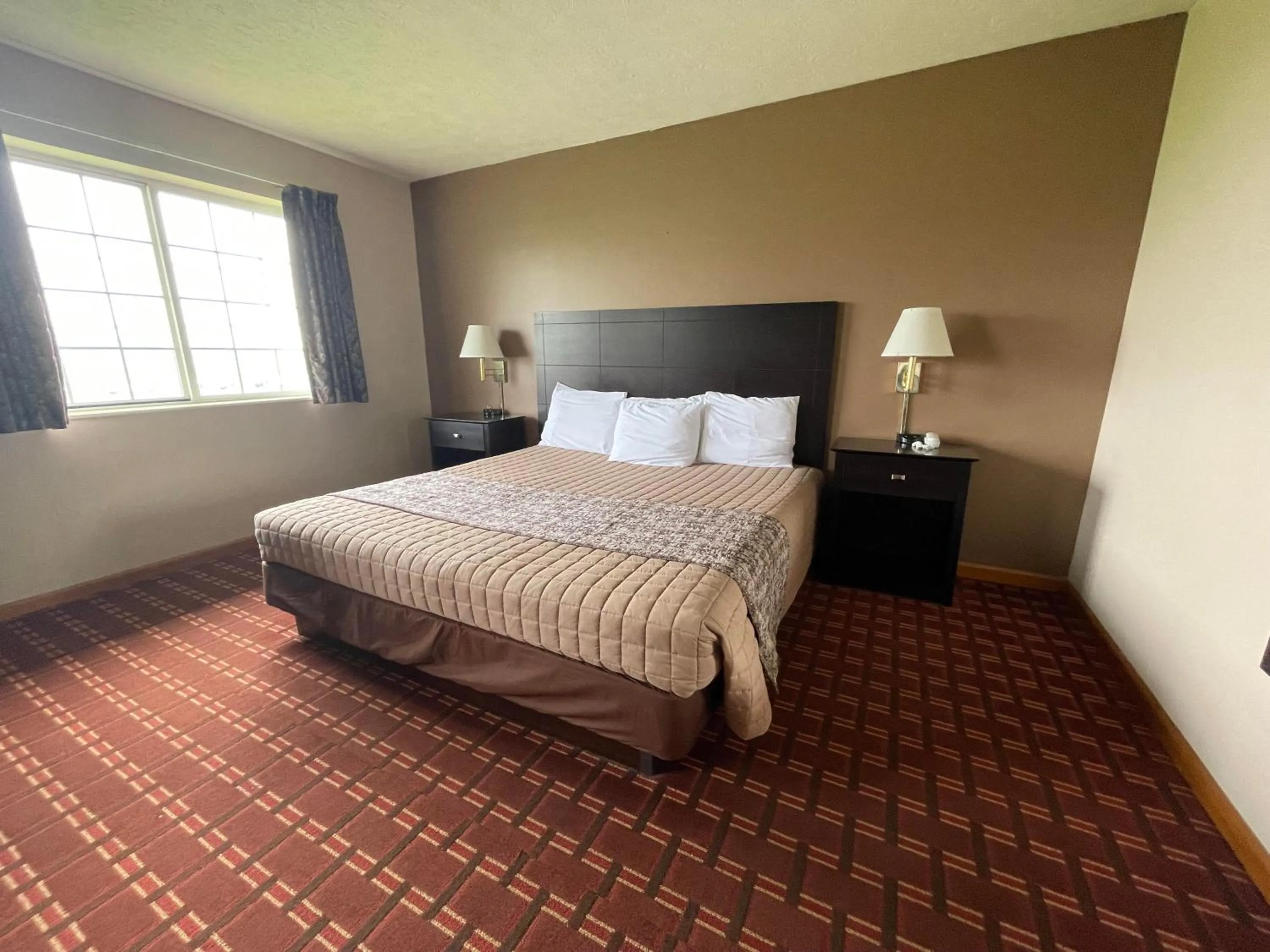 Bedroom, Bed in The Woodridge Inn