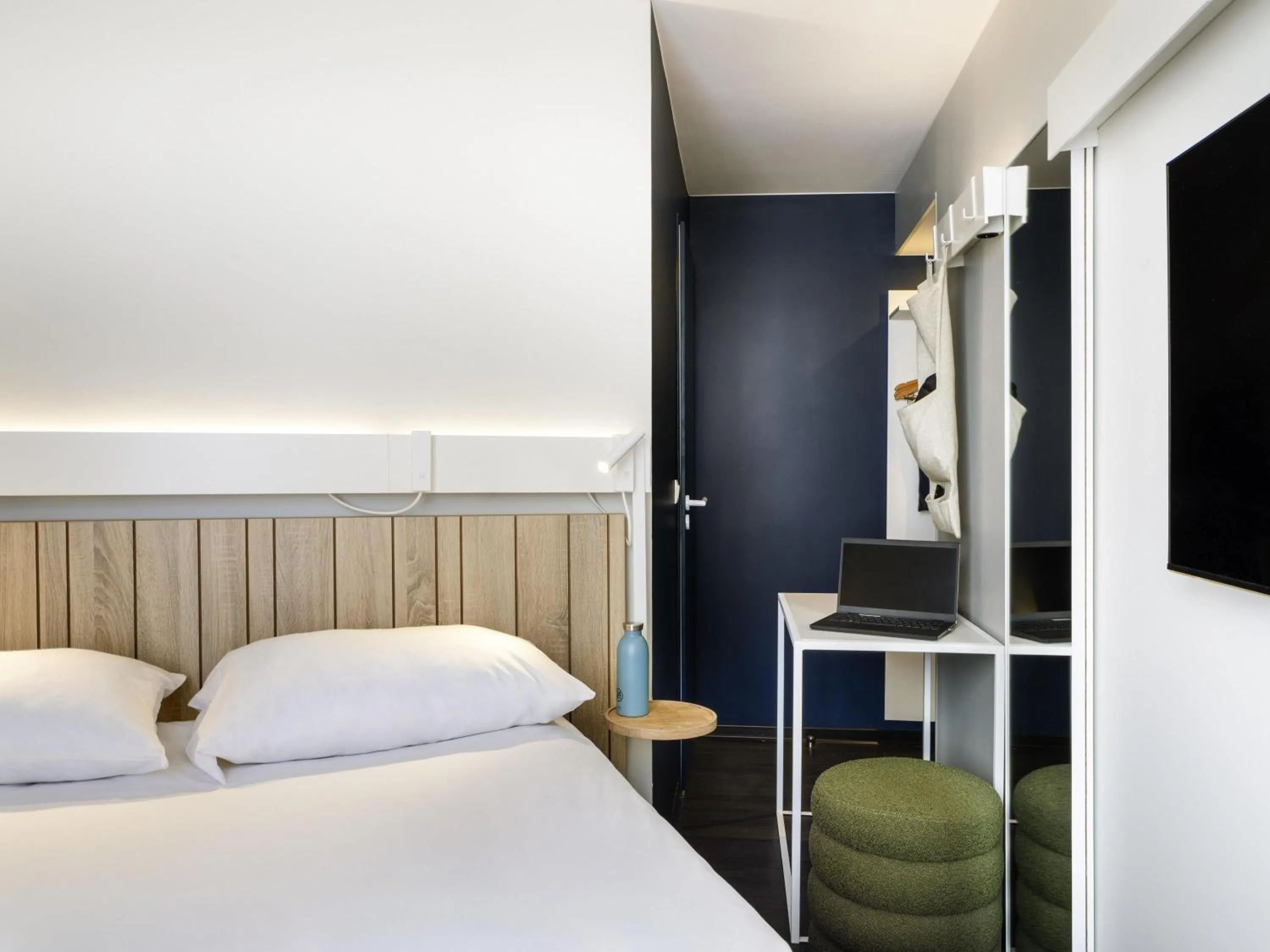 Bedroom, Bed in ibis Paris Nation Davout