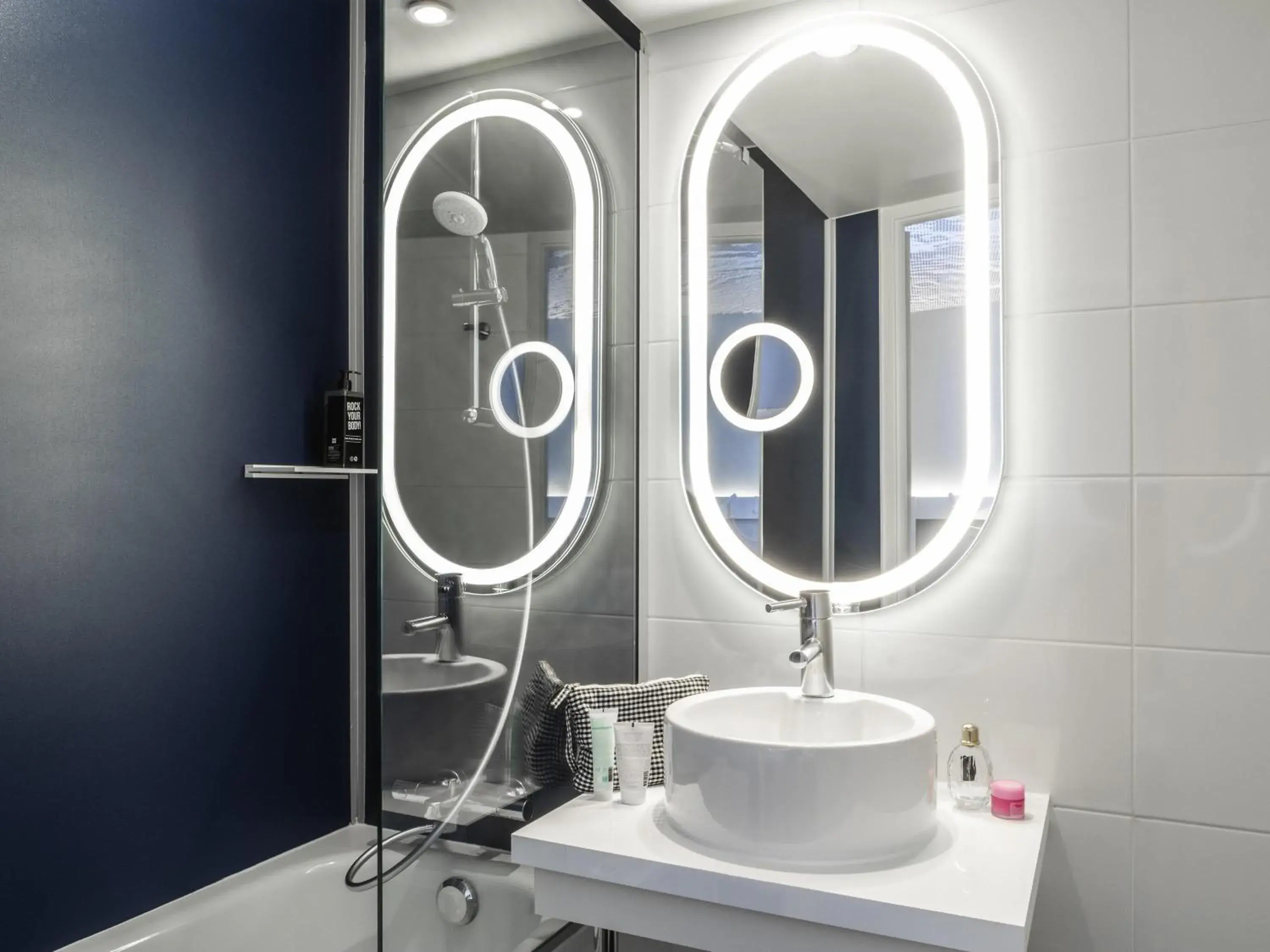 Bedroom in ibis Paris Nation Davout Bedroom in ibis Paris Nation Davout