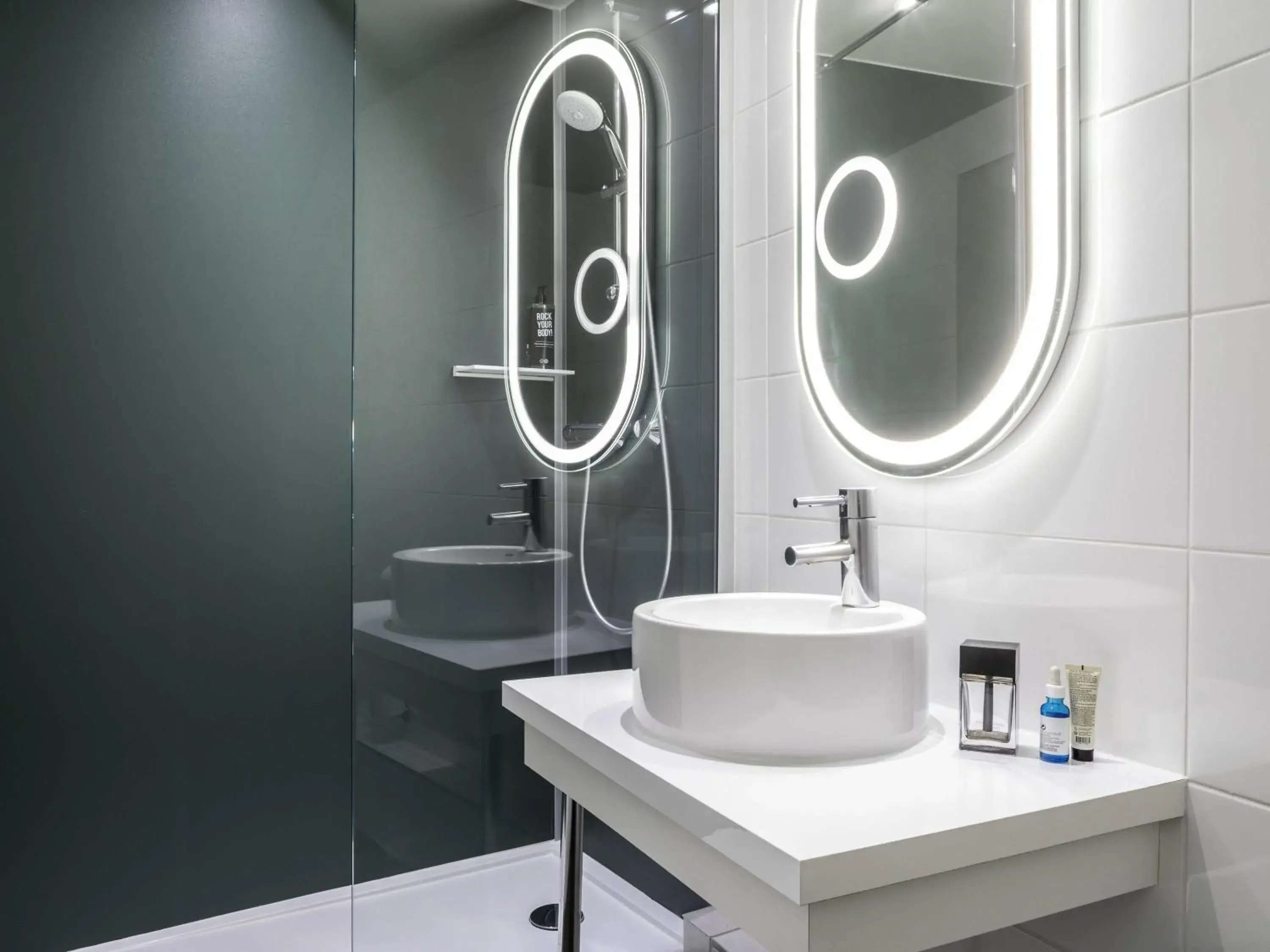 Bedroom in ibis Paris Nation Davout Bedroom in ibis Paris Nation Davout