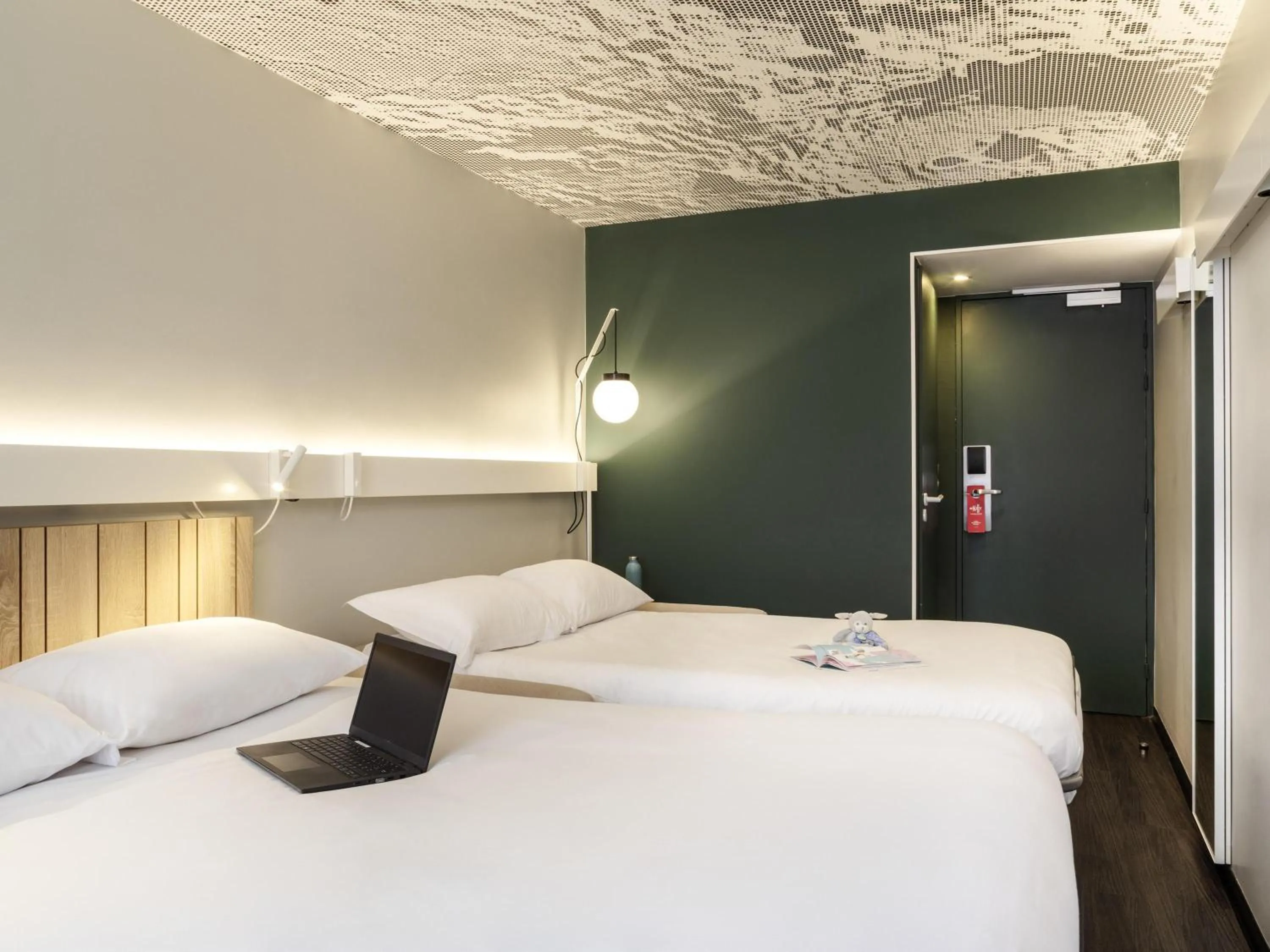 Bedroom, Bed in ibis Paris Nation Davout