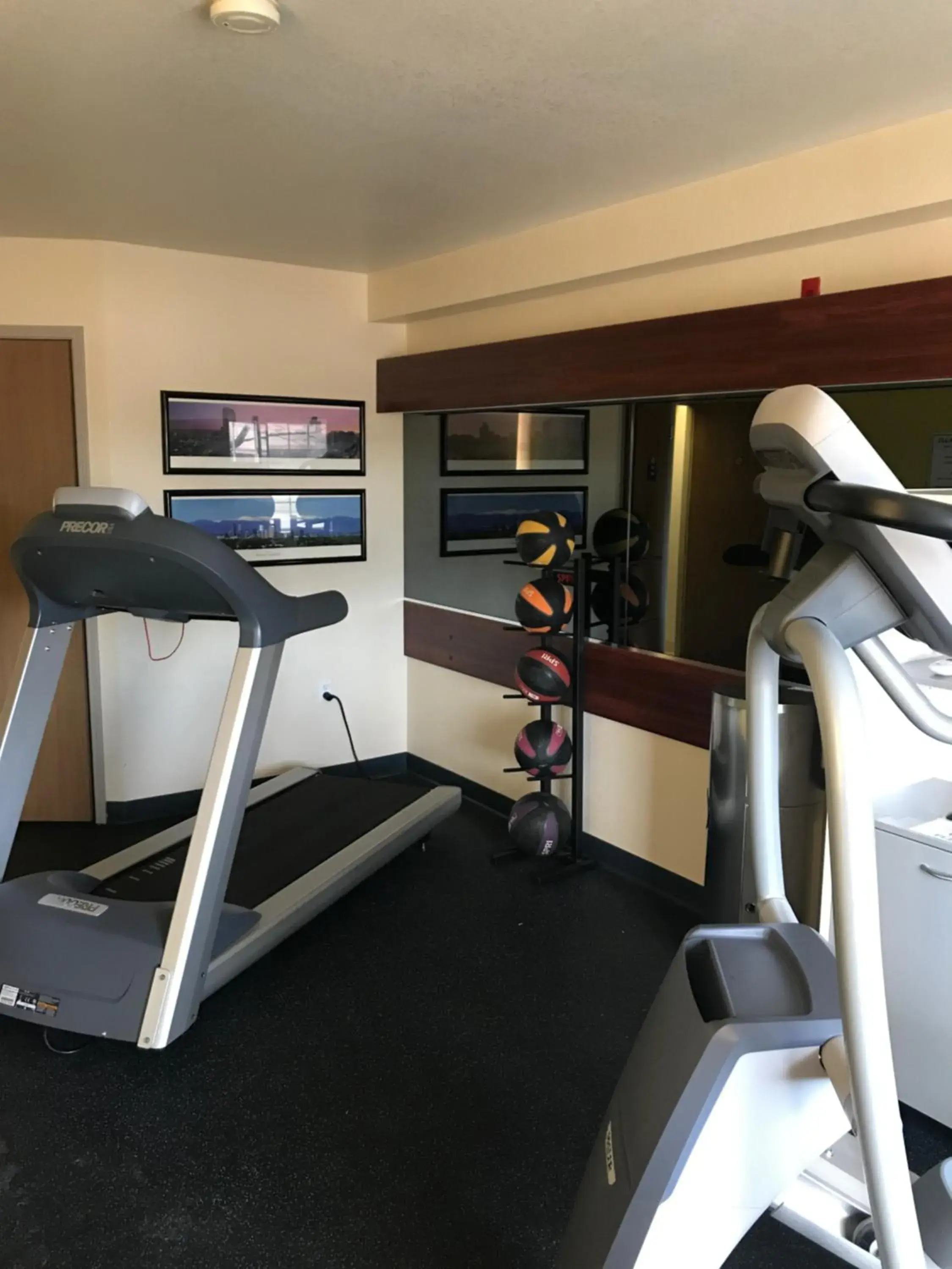 Fitness centre/facilities in Days Inn & Suites by Wyndham Greeley Fitness centre/facilities in Days Inn & Suites by Wyndham Greeley
