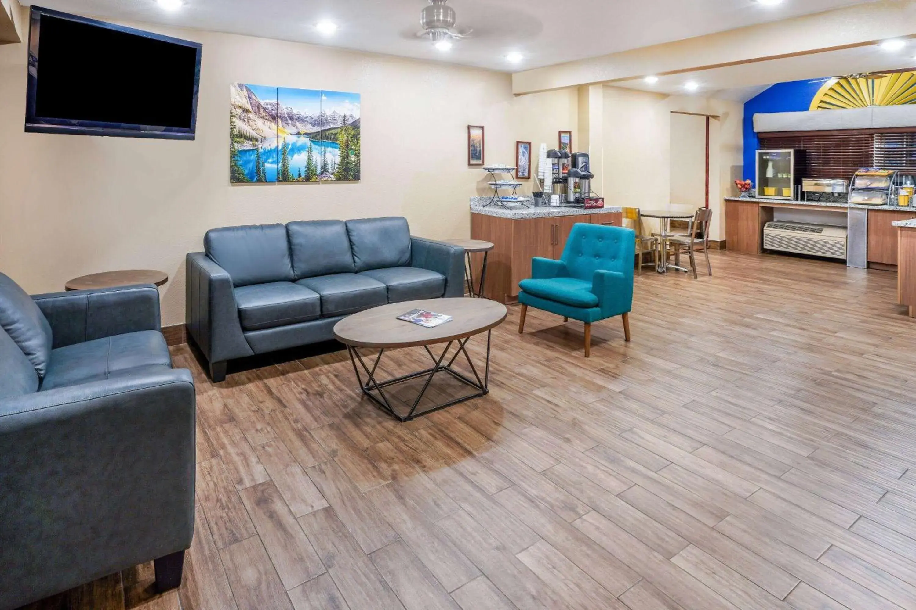 Lobby or reception in Days Inn & Suites by Wyndham Greeley Lobby or reception in Days Inn & Suites by Wyndham Greeley