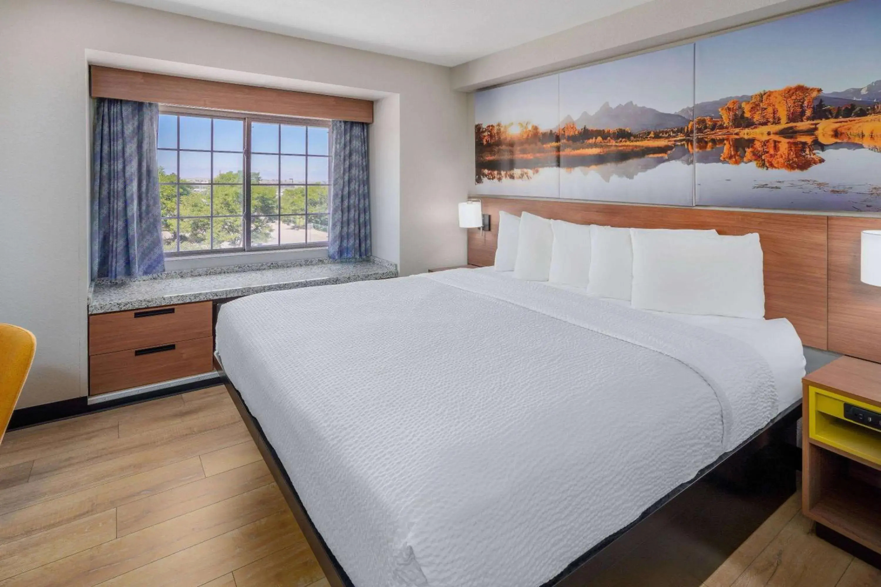 Bed in Days Inn & Suites by Wyndham Greeley Bed in Days Inn & Suites by Wyndham Greeley