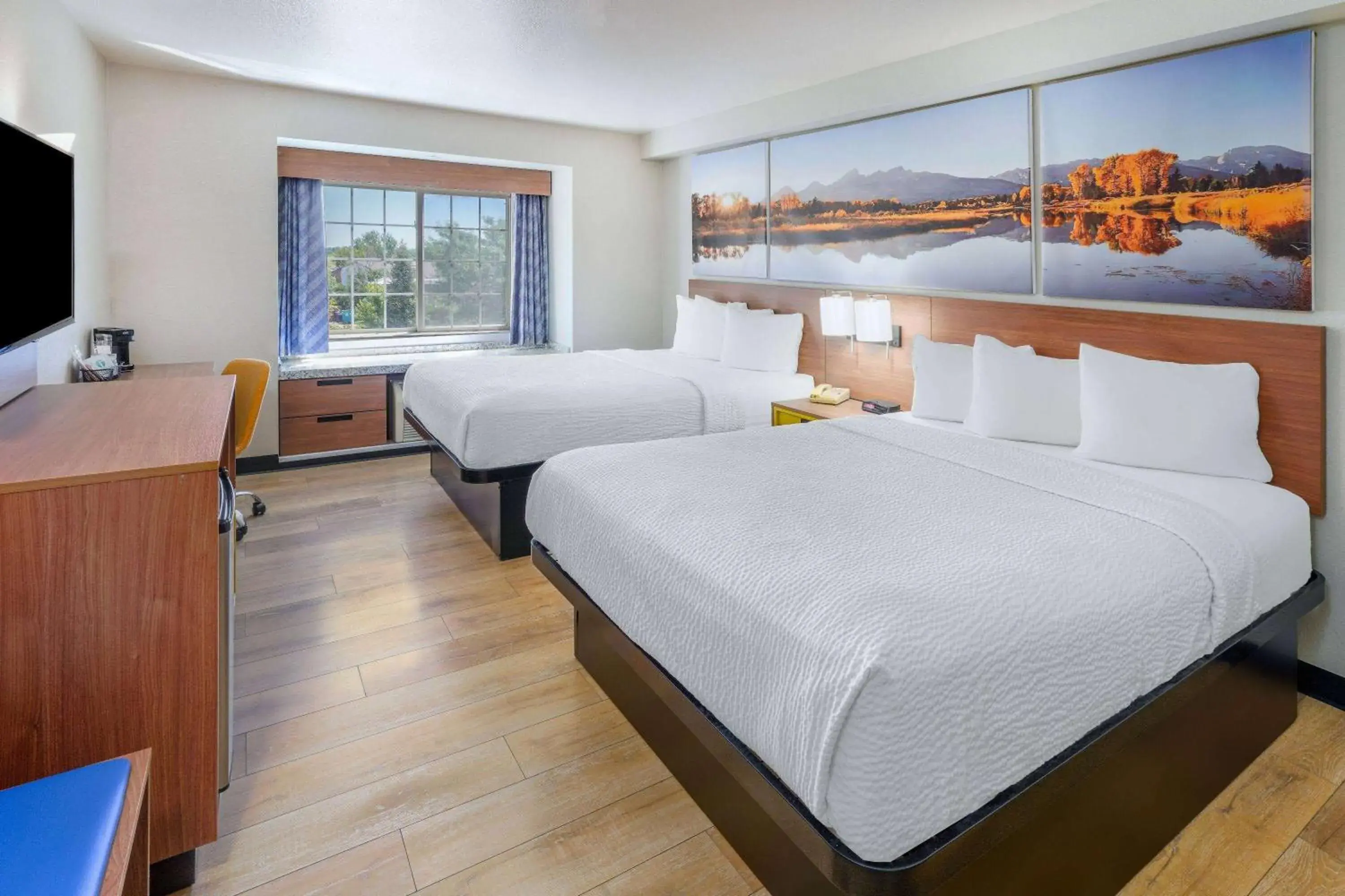 Queen Room with Two Queen Beds - Non-Smoking in Days Inn & Suites by Wyndham Greeley Queen Room with Two Queen Beds - Non-Smoking in Days Inn & Suites by Wyndham Greeley